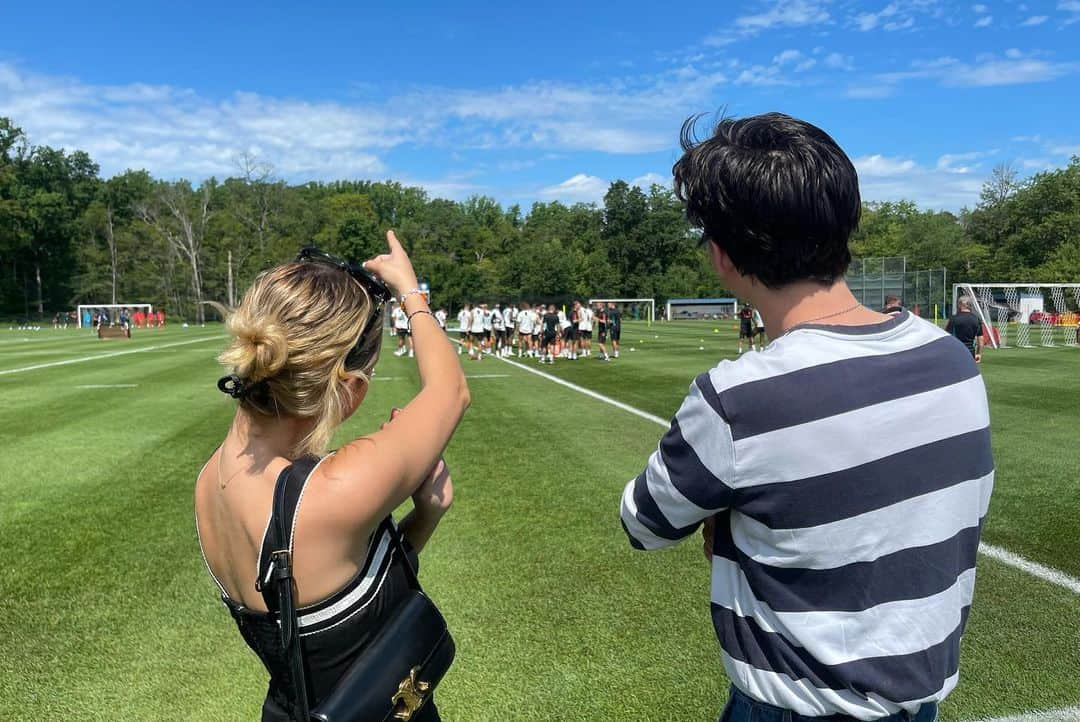 ベイリー・マディソンさんのインスタグラム写真 - (ベイリー・マディソンInstagram)「United! United! Uniteddd! ❤️ Thank you @manchesterunited for having us!! An honor getting to watch the boys train, and what a win at MetLife Stadium! Thank you to the players, and the entire @manchesterunited team for your warmth and gracious welcome. Have a healthy, safe and successful season! X B&B」7月28日 4時12分 - baileemadison