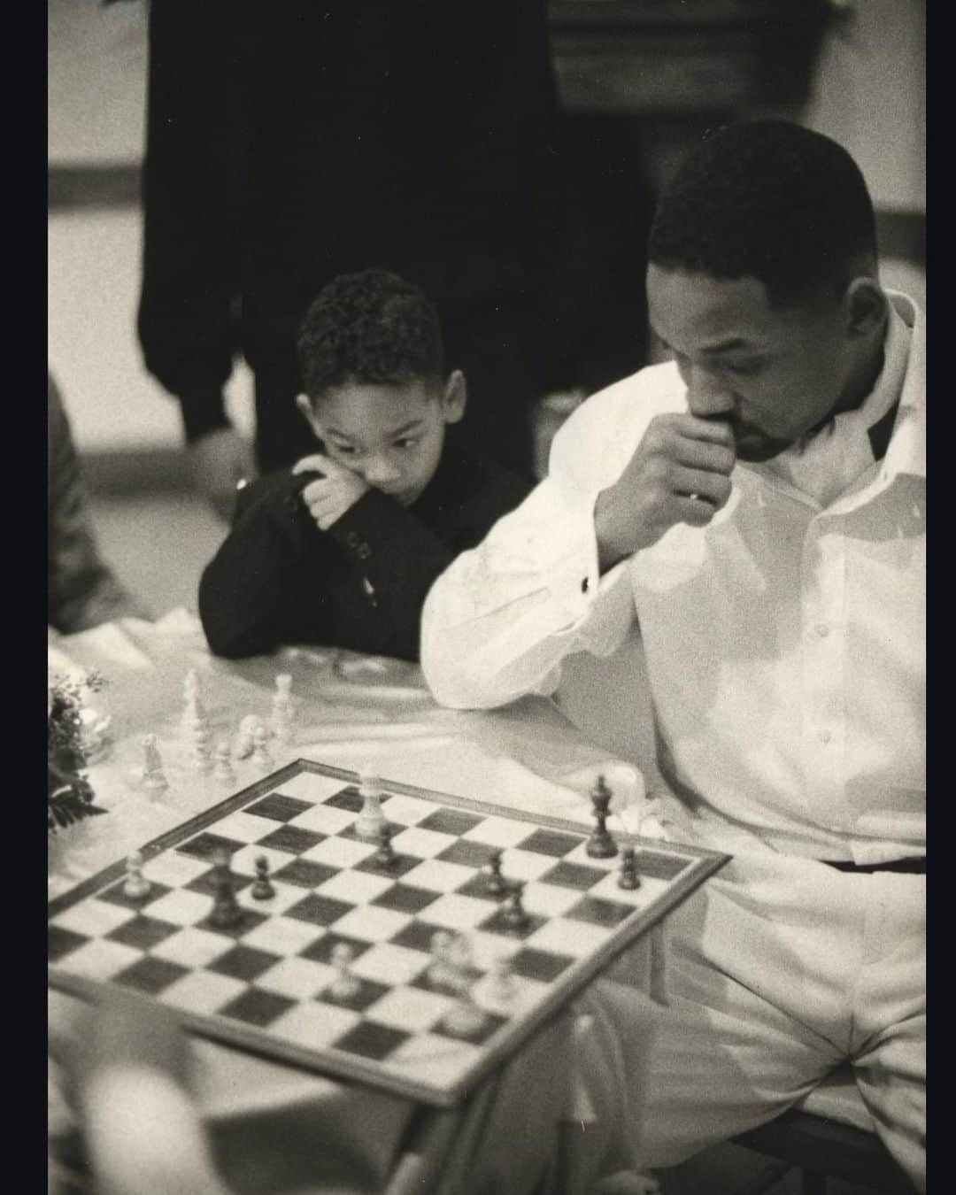 ウィル・スミスさんのインスタグラム写真 - (ウィル・スミスInstagram)「Me ‘n @treysmith0011 playin’ chess back in the day…and yes, the ascot makes me play better ;-)」7月28日 4時16分 - willsmith