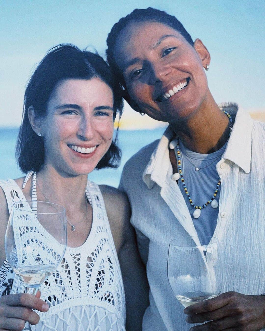 エマニュエラ・デ・パウラさんのインスタグラム写真 (エマニュエラ・デ・パウラInstagram)「Uma tarde de areia