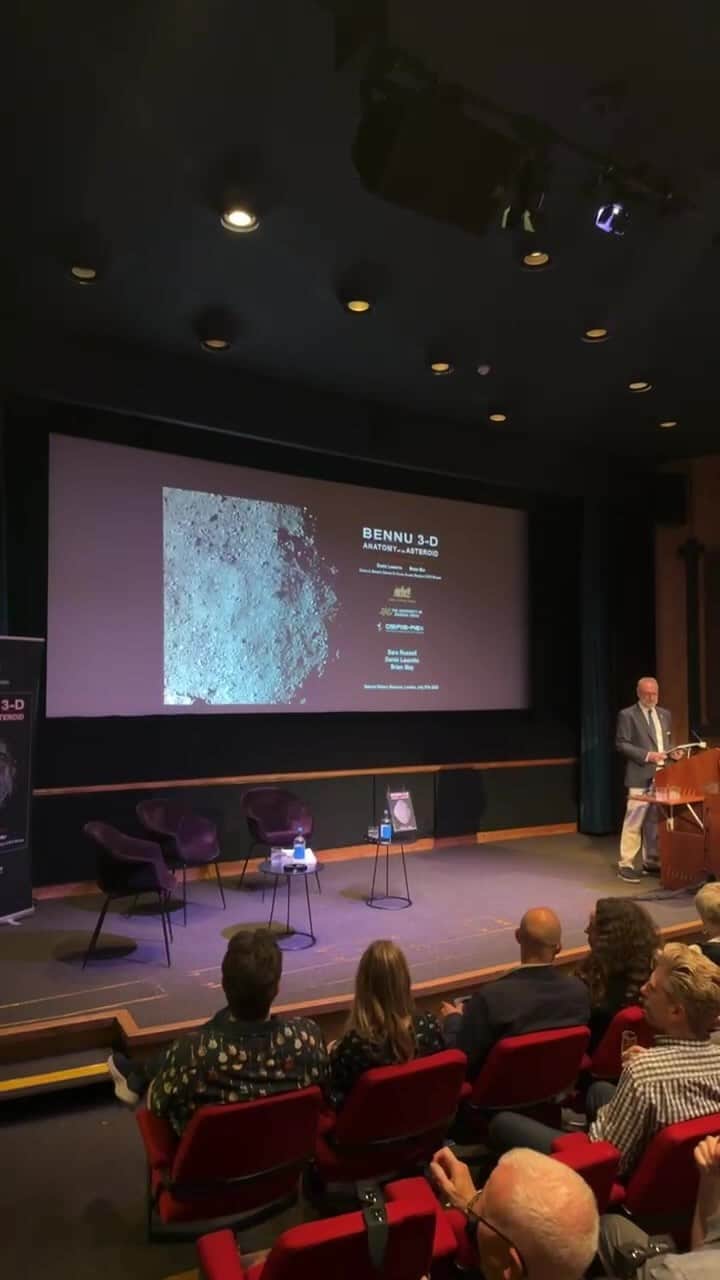 のインスタグラム：「This is the main event - the lecture by Sarah, Dante and myself on the journey of OSIRIS REx to Bennu and back. Join us through th Natural History website on Monday when you’ll be able to see the true stereo effect ! Cheers all ! Bri」