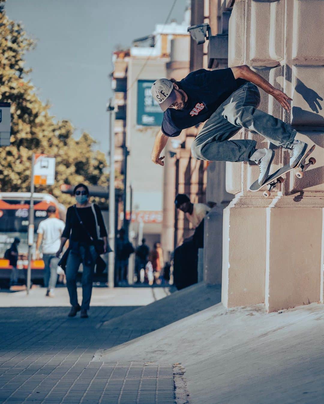 エフティーシーのインスタグラム：「🔥 @chrisathans Wallie to Wall Bash 📸 @ando_______________   FTC X @deeepfried “Back To My World” 🌐 Full Video Link In Bio  Video Dedication to Zion Williams 🤍  #ftc #ftcskateboarding #forthecity #ftcsanfrancisco #ftcjp #ftctokyo #ftcnagoya #ftcosaka」