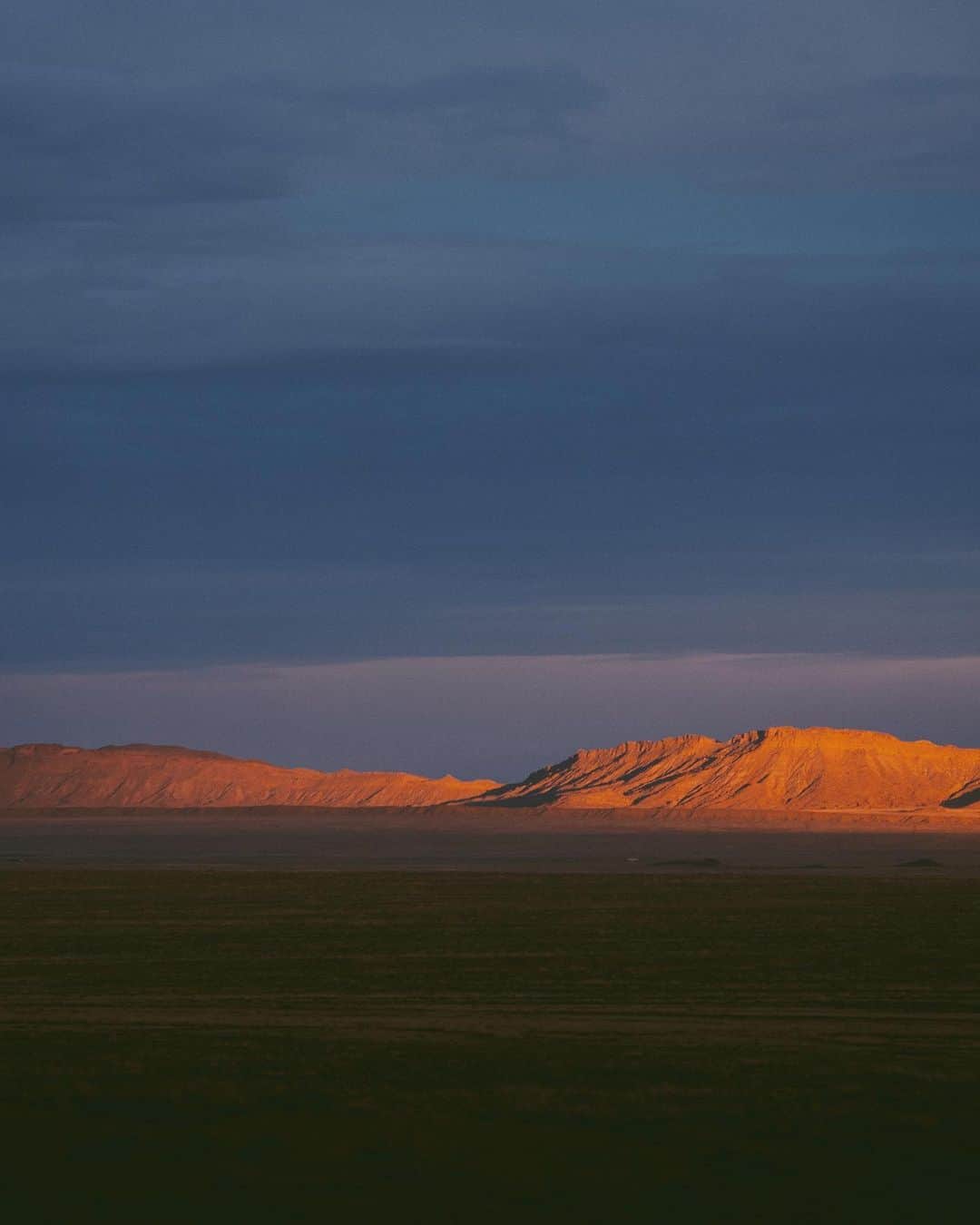 Travel + Leisureさんのインスタグラム写真 - (Travel + LeisureInstagram)「This week on Behind the Views: Tyana Arviso (@tyanaarviso). Tyana was first introduced to photography by her mother. They spent years chasing sunsets and developing a shared passion for their craft. “There are many moments that we cherish in the presence of Mother Nature and Father Sky. It has brought our mother-daughter relationship to another level. Together, we share the language of photography,” she recently told T+L. . Tyana can’t remember the moment photography clicked for her — it’s an ever-evolving process. “I’ve been behind the camera for nearly 10 years, and I feel like I’m just getting started. Exploring has brought me to where I am now. I look forward to the future with optimism and curiosity,” she says. . When it comes to her advice for aspiring photographers, she says, “Keep creating, even if you don’t share it. Keep the door to curiosity open; that’s where the magic happens. If you want to expand in whatever you set your mind to, it’s important to exercise your objective. During this exploration, it’s also important to have fun. This can lead to your own interpretations, creating space for growth.”  . Tyana’s approach to shooting while traveling: "I’ve learned that I have to be fast. Most moments photographed on trips happen within a blink of an eye, and when you’re traveling, you can’t always go back. When I’m shooting a landscape, I typically stand in one spot and observe my surroundings, making sure to observe foreground details and scenes that are obvious to the eye. Stopping to observe the landscape before immediately shooting has provided a better use of time when I’m constantly going. It has helped prevent me from being fixated on just one scene by offering a more diverse selection of photographs.”  . All photos by @tyanaarviso」7月28日 6時15分 - travelandleisure