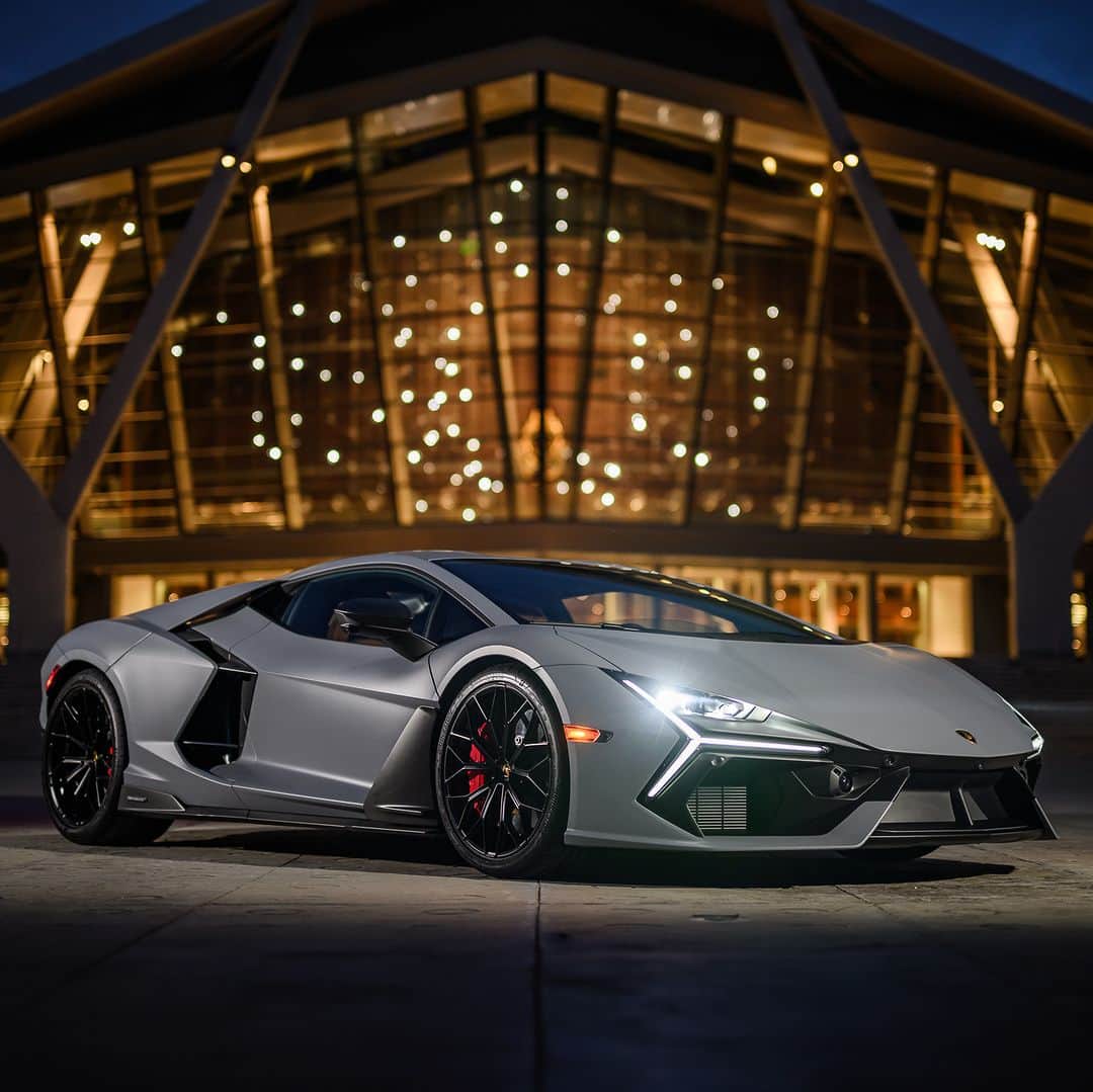 ランボルギーニのインスタグラム：「At the Queen Sirikit National Convention Center, we presented the new Lamborghini Revuelto for the first time in Thailand, evoking countless emotions. To celebrate our 60th anniversary, Lamborghini Bangkok unveiled our first Super Sports V12 hybrid plug-in HPEV (High Performance Electrified Vehicle) to over 600 esteemed guests. Now, they can proudly share that they witnessed something truly amazing.  #Lamborghini #Revuelto #FromNowOn __ The vehicle is not yet offered for sale and is therefore not subject to Directive 1999/94/EC. The fuel consumption and emissions data is in the type approval stage」