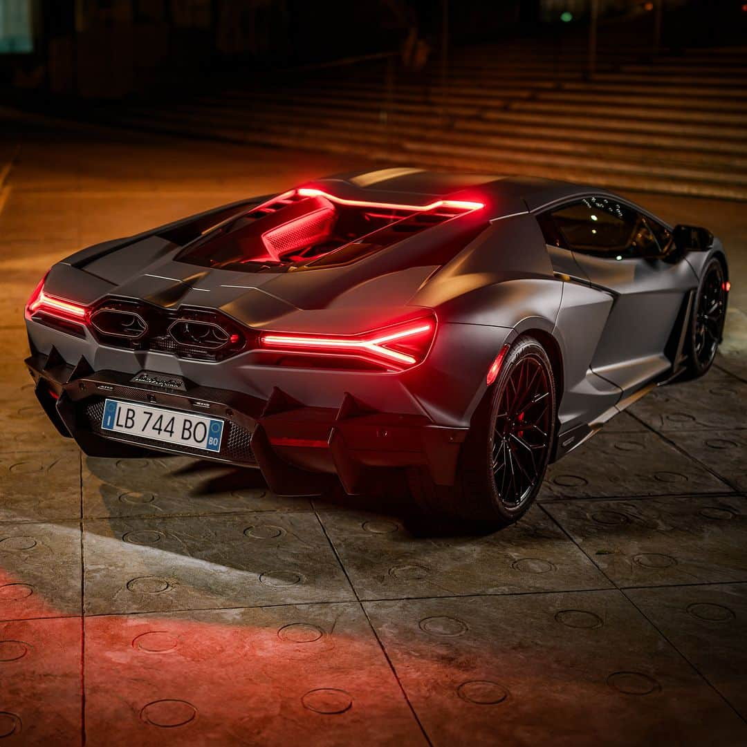 ランボルギーニさんのインスタグラム写真 - (ランボルギーニInstagram)「At the Queen Sirikit National Convention Center, we presented the new Lamborghini Revuelto for the first time in Thailand, evoking countless emotions. To celebrate our 60th anniversary, Lamborghini Bangkok unveiled our first Super Sports V12 hybrid plug-in HPEV (High Performance Electrified Vehicle) to over 600 esteemed guests. Now, they can proudly share that they witnessed something truly amazing.  #Lamborghini #Revuelto #FromNowOn __ The vehicle is not yet offered for sale and is therefore not subject to Directive 1999/94/EC. The fuel consumption and emissions data is in the type approval stage」7月28日 17時17分 - lamborghini