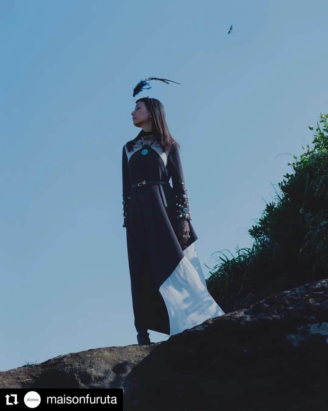 モデルエージェンシー・フロスのインスタグラム：「石川凛 @rin1shikawa FURUTA 「The Happy Prince」23-24 AW LOOK . https://www.furuta-official.com/ . https://www.flos.ne.jp/models/rin-ishikawa/ . #furuta#フルタ#fashion#ファッション#広告#model#モデル#石川凛#modelagency#モデル事務所#FLOS#フロス  #Repost @furuta_official  2023-24 autumn / winter look. . . . - The Happy Prince -  #photographer Isao Hashinoki(nomadica) isao_hashinoki #hair Tsutomu Namaizawa(B.I.G.S.) @tsutomu_namaizawa @b.i.g.s.management #makeup Tae(B.I.G.S.) @tae.wmakeup #model Rin ishikawa(FLOS) @rin1shikawa @model_agency_flos  Special thanks. CHIPPS COMPANY @chippscompany  #展示会 #試着会 #collection #look #lookbook #tokyo #tokyofashion #japan #コレクション #東京 #ladiesfashion #fashionshow #ladiesfashion」