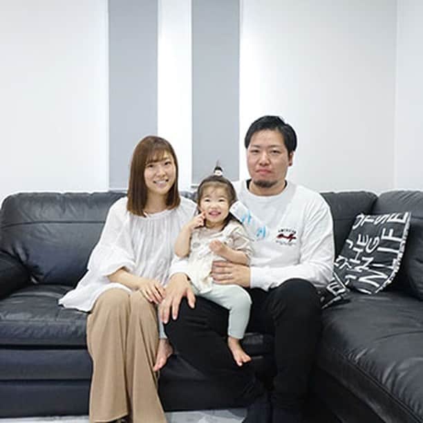 設計室 匠建枚方のインスタグラム：「shokenhirakataのプロフィール写真 お客様の声 インタビュー📸 今回は枚方市のY様邸を 営業担当 田伏 設計担当 山下 が訪問し、ご契約当時を思い出し懐かしい感想やとお住まい後のお話をうかがえました♪ ありがとうございました。 詳しくは当社HPをご覧ください🖥️  しょうけんひらかたで検索🔍️  匠建枚方は注文住宅専門の工務店。 モデルハウスの見学をご希望の方は、 TEL-0120850515 までご連絡ください。 詳しくはプロフィール欄から 当社ウェブサイトをCHECK⏩  #匠建枚方 #注文住宅 #注文建築 #お客様の声 #インタビュー #インタビュー記事 #おしゃれ住宅 #デザイン #マイホーム #マイホーム計画 #家づくり #暮らし #新築 #一戸建て #工務店 #枚方工務店 #枚方 #枚方市 #後の」