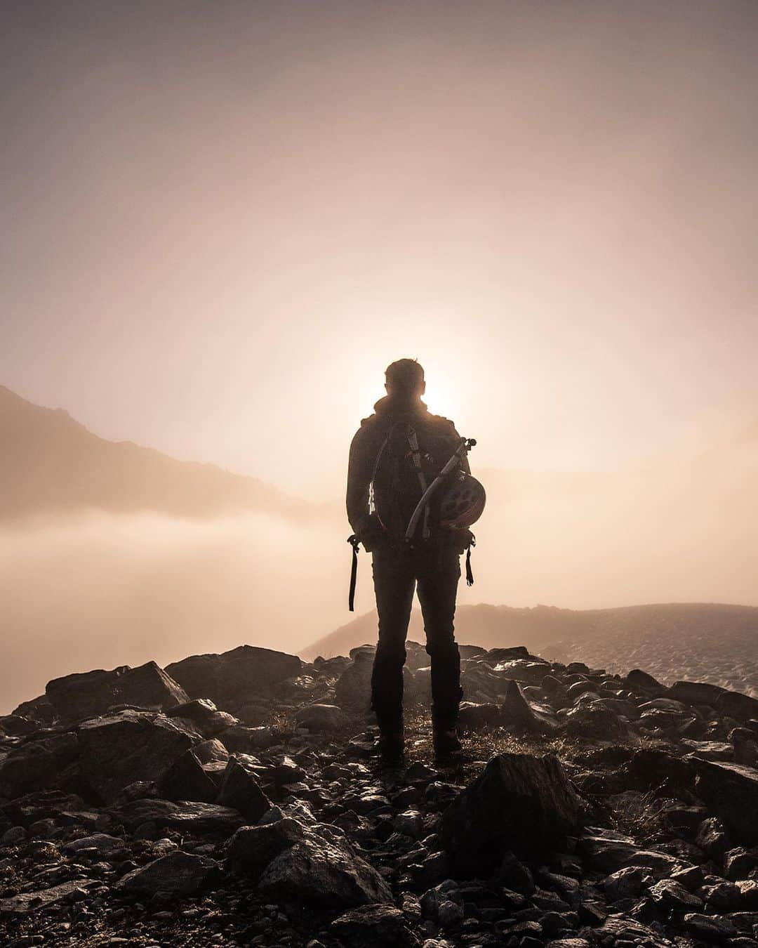 ミレーのインスタグラム：「🎨 Making a living from his passion, a dream for many, has become a reality for @thibaut_blais. This mountain & sunrise addict, based in the Hautes-Alpes region (FR), always has the right angle to capture unforgettable moments to watch and contemplate without moderation. Swipe left for some masterpieces. . . . #MILLET」