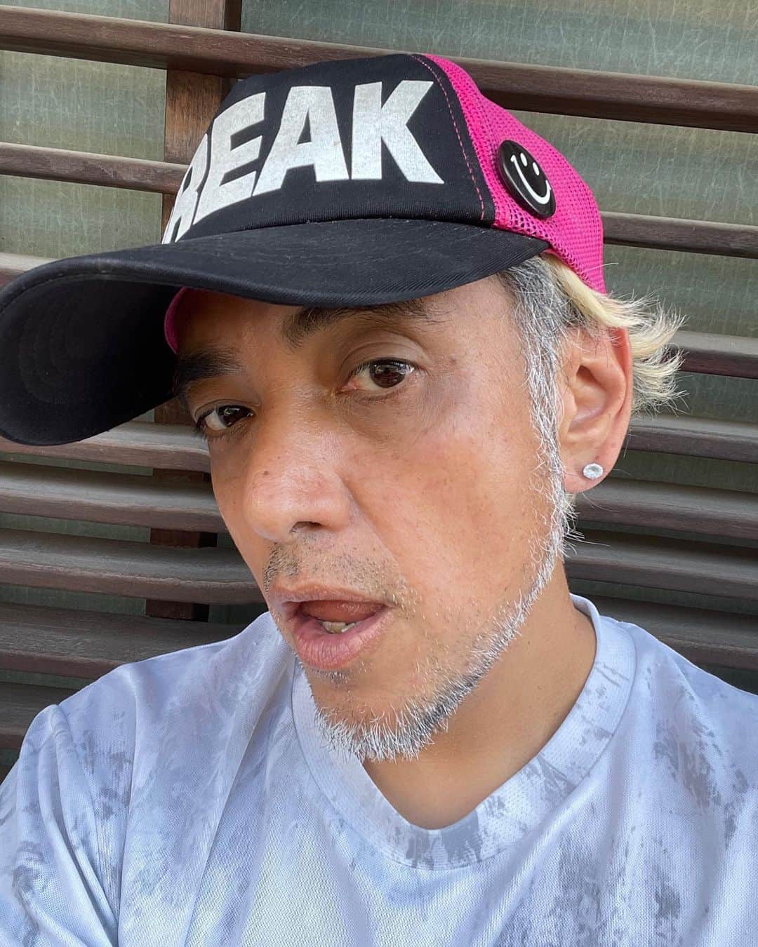のインスタグラム：「髪がだいぶ伸びできたのでそろそろ切りたい。夏はクリンクリンになる」