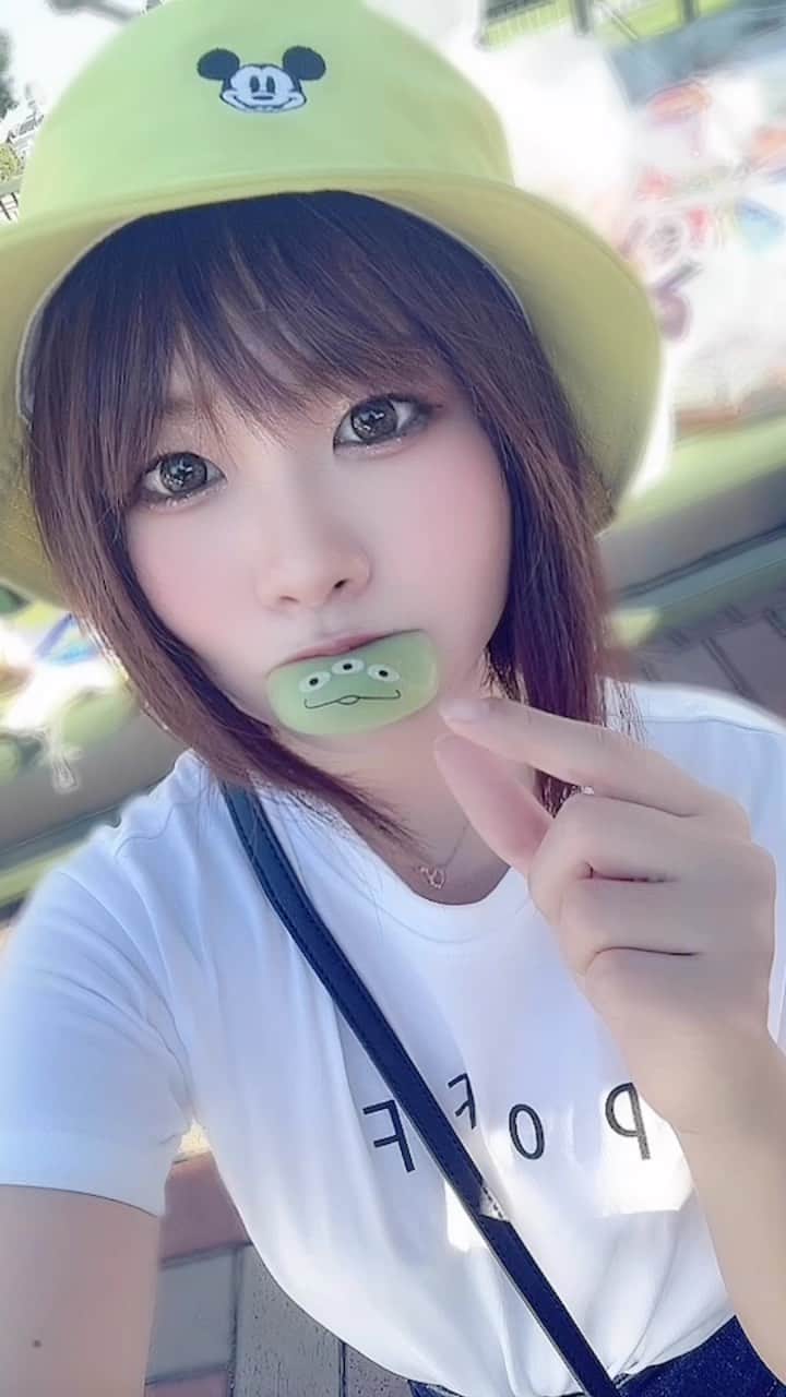 えれなのインスタグラム：「リトルグリーまん可愛いんだよなぁ💓 . . . . #バーレスク大阪#バーレスク大阪えれな  #バーレスク#バーレスク東京 #北新地#グラビア #ショートカット  #ショートヘア#ショートヘアー女子  #童顔女子#ロリ#衣装 #アイドル #インスタ映え #グラビア撮影 #ロリ顔 #大阪#梅田#ショートヘアー  #グラドル自撮り部  #ディズニー#ディズニーランド  #リトルグリーンまん  #エンタメ活動を止めない  #burlesque#burlesqueosaka #burlesquetokyo#gravureidol  #gravure#japanesegirl」
