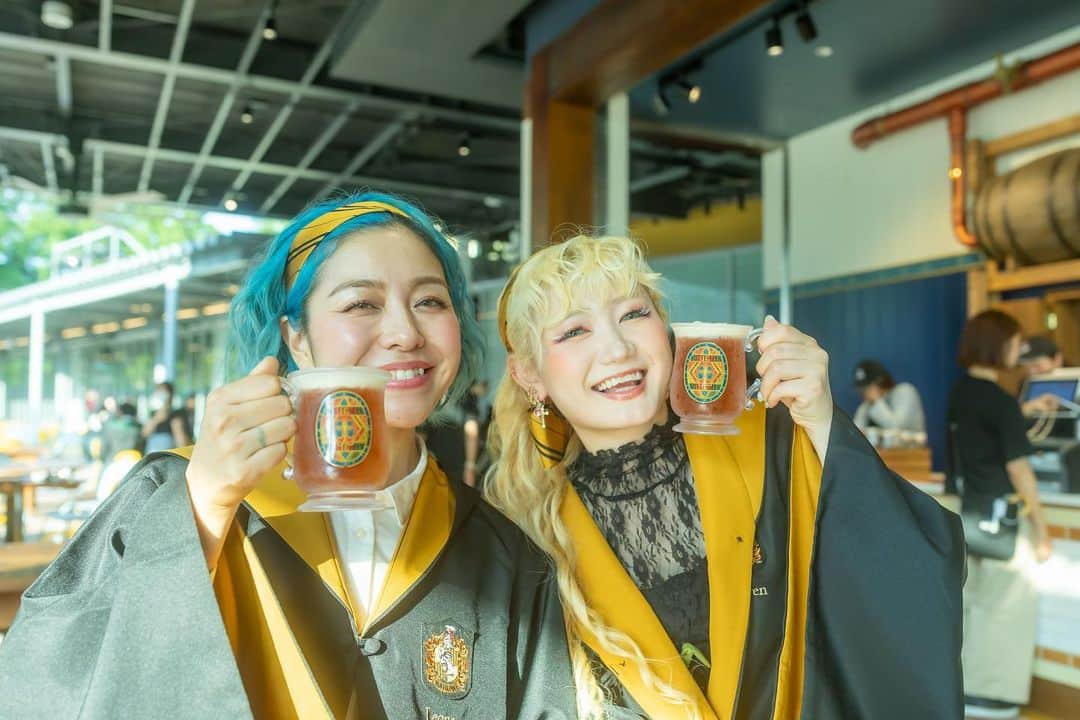 LEONAのインスタグラム：「・ ・ 人生初のバタービール🍺🩵 ・ ・ #ハリーポッター #豊島園」