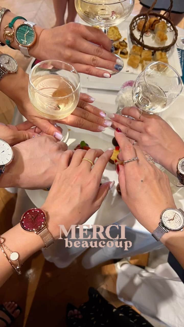 pierre_lannier_japan_officialのインスタグラム：「. 𝙀𝙉𝙅𝙊𝙔 𝙁𝙍𝙀𝙉𝘾𝙃 𝙏𝙄𝙈𝙀 🥂🇫🇷🤍  ピエールラニエの手元コーデ💐  . . .  #ピエールラニエ #pierrelannier #腕時計 #フランス製 #フランス大使館 #手元コーデ #フランス好き」