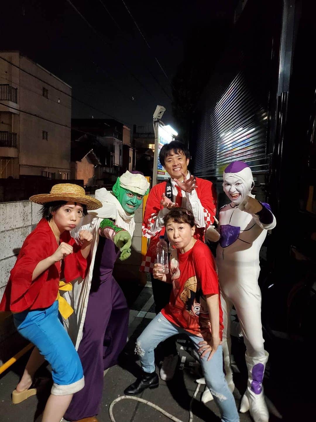 鮫島一六三のインスタグラム：「田中真弓さんと愉快な仲間たち！  無事終了！  BANBANBANは 新ネタをぶっ込んだ結果、スベリました！！！  石川ルフィ ピッコロ一丁 BANBANBAN 真弓さんとのコントはウケました！  なのでチャラです！  チャラヘッチャラ！  四年ぶりの開催、溢れるぐらいの人！  ほんと嬉しかったですね！  ありがとうございました！！！！！  海賊王になるのは、うちの真弓だーーーー！！！」
