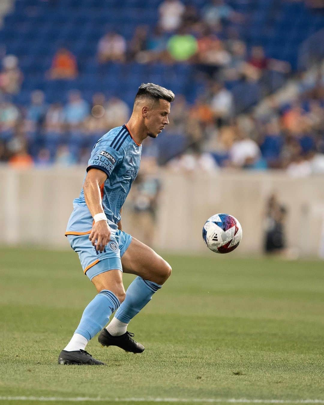 アルフレッド・モラレスのインスタグラム：「Well deserved win and strong performance! 5 goals and a clean sheet! Let’s go @nycfc 💙 On to the next round @leaguescup」