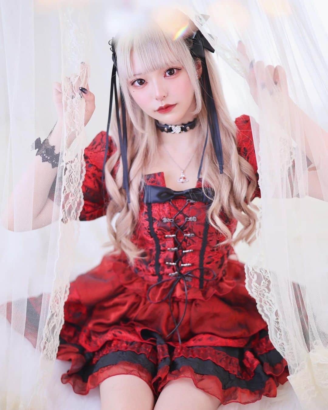 舘林佳史のインスタグラム：「アニメ超え🙀✨二次元アイドル💓 あてゃん @xo_ox_a0  コンカフェ誕生日イベント🎂 チェックしてね❣️   誰でも物語の主人公になれるをキャッチコピーにドラマや映画の物語のワンシーンの様なDramaticStoryPhotと言う名前で活動作品作りをしています。  大好評のドラマティックフォトのご依頼はこのクオリティーで30000円〜(ほぼ諸経費)で受け賜わっています)^o^(   物語の主人公になってみませんか^ ^⁉︎  たった一枚の写真で人生が変わる‼️  ドラマティックフォト依頼 撮影依頼 お待ちしてます☺️💓  モデル宣材撮影 コンポジ Book作り プロフィール撮影 ブライダルフォト記念撮影 衣装レンタル 成人式 着物ドレスロケーションフォト スチール サロンモデル撮影 写真集等撮影のご依頼何でもお気軽にお問い合わせDM下さい✨📩   ༚┈❁┈༚༝༝༚┈❁┈༚༝༝༚┈❁┈༚༝༝༚┈❁┈ ༚༝༝༚┈❁┈   #コスプレ #コンカフェ #あてゃん #誕生日イベント #アニメ顔 #二次元美少女  #アイドル #キュート #かわいい #美少女 #モデル」