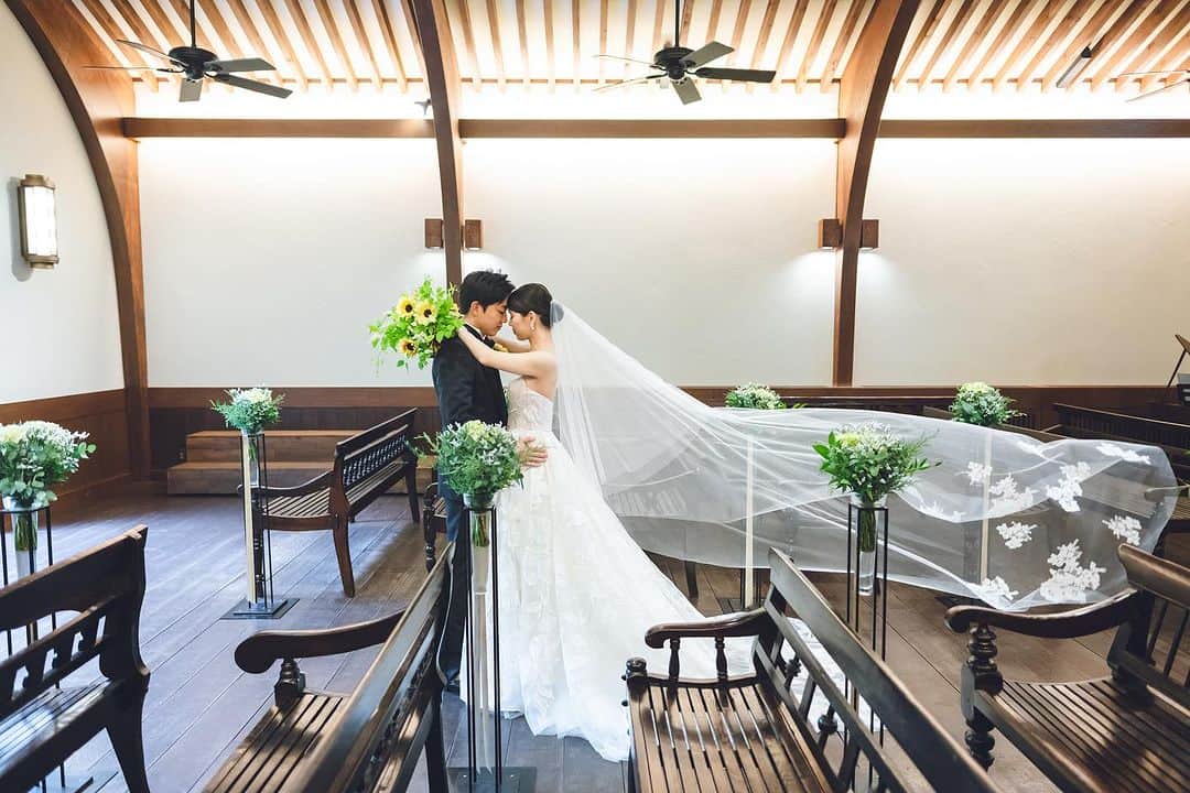THE SODOH WEDDING OFFICIALさんのインスタグラム写真 - (THE SODOH WEDDING OFFICIALInstagram)「. Chapel Photo  純白のウェディングドレスが 美しくなる木目のチャペル 大切な誓いを立てる おふたりにとって大切な場所 .  Photo by @kyoto_laviephotography   >>@sodoh_wedding   #sodoh花嫁#thesodohhigashiyamakyoto  #ザソウドウ東山京都#sodoh#pdsのある人生#weddingdress #dress #kyoto #wedding  #thetreatdressing#プレ花嫁#卒花嫁#結婚準備#式場探し#関西花嫁#京都花嫁#東京花嫁#京都結婚式#東山#入籍#プロポーズ#前撮り#結婚式#ウェディングドレス#ウェディングヘアメイク」7月28日 9時30分 - sodoh_wedding