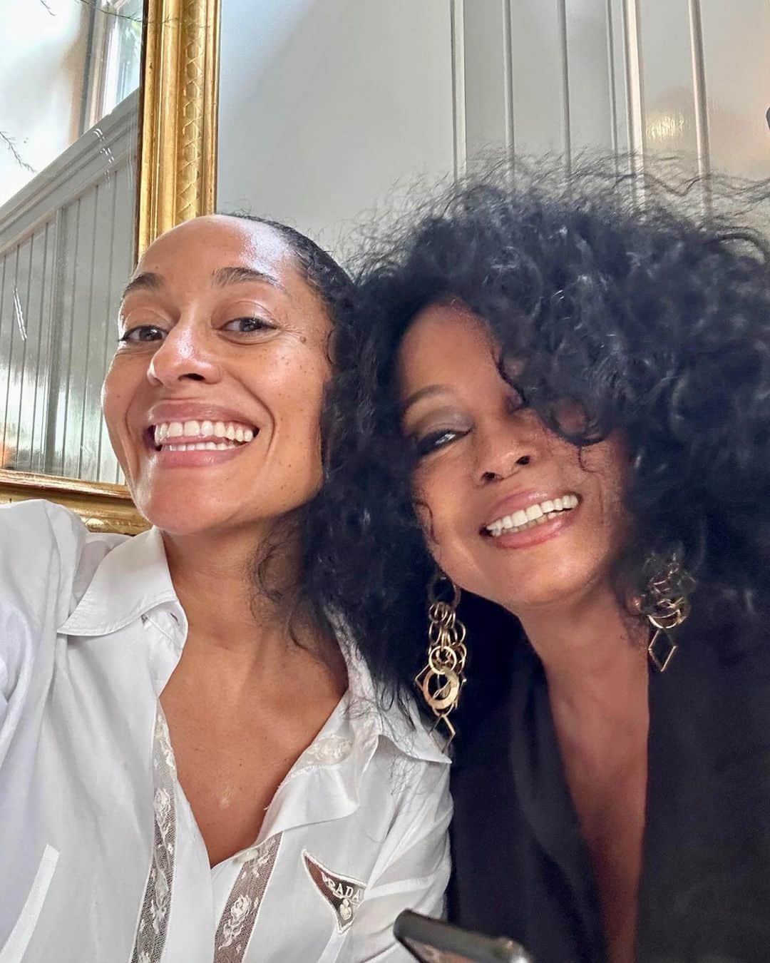 トレーシー・エリス・ロスのインスタグラム：「Lunch date with my mama」