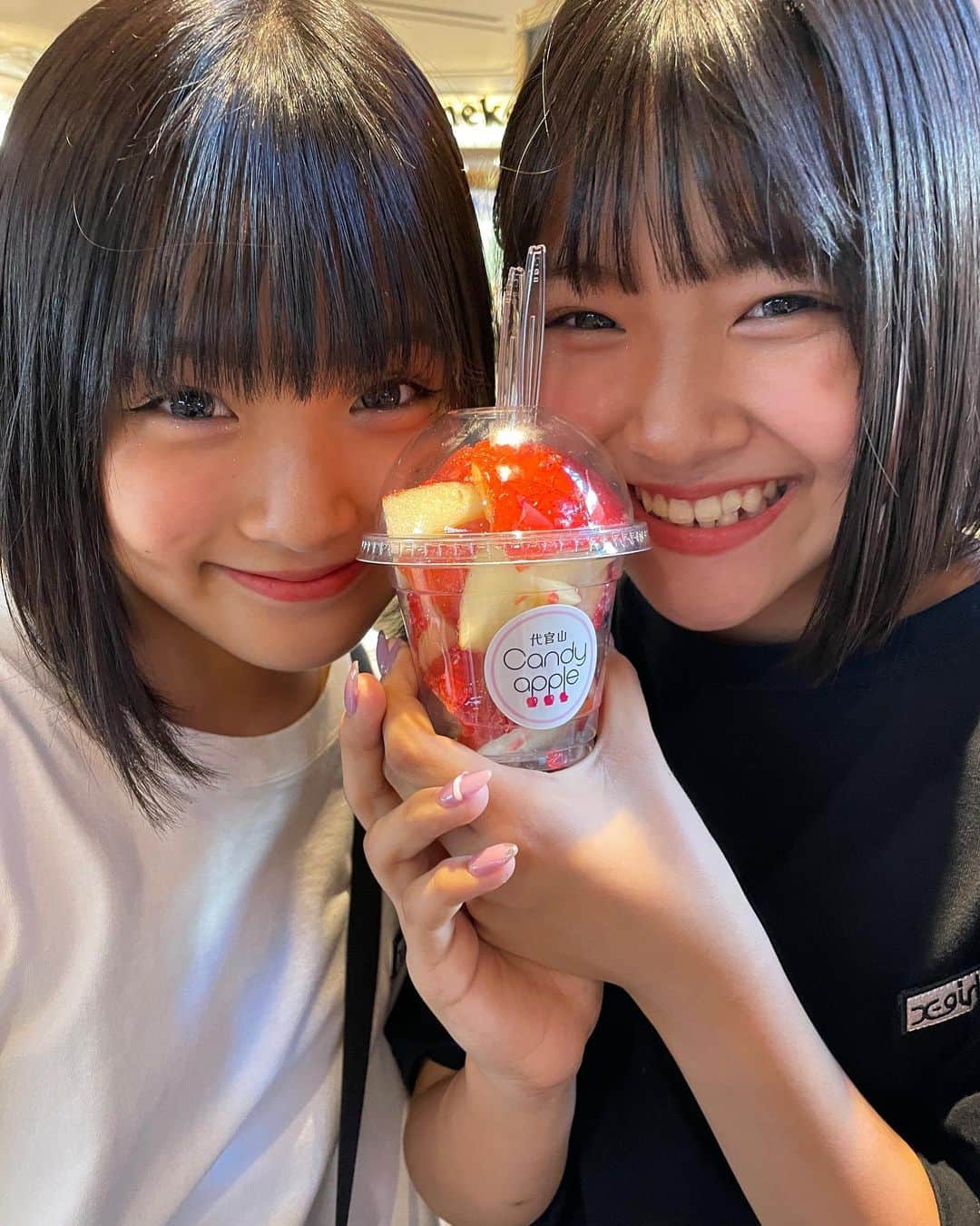 のインスタグラム：「もう金曜日？？ 早すぎる... 夏休み始まってから1日終わるのがまじで早すぎる😅  今日も1日忙しいぞー！！  #まこあこ」