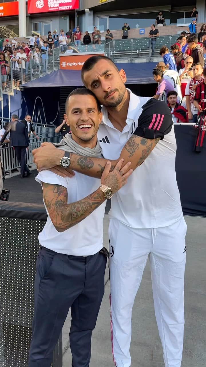 セバスティアン・ジョヴィンコのインスタグラム：「@sebagiovincoofficial is here with us! 🥰  #JuveMilan」