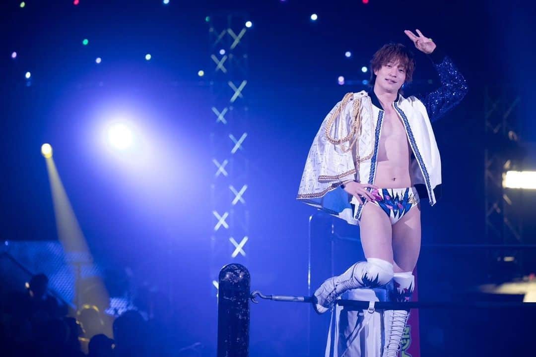 のインスタグラム：「今日も暑いですけど、水分しっかり取って頑張っていきましょう。  #ddtpro #上野勇希」