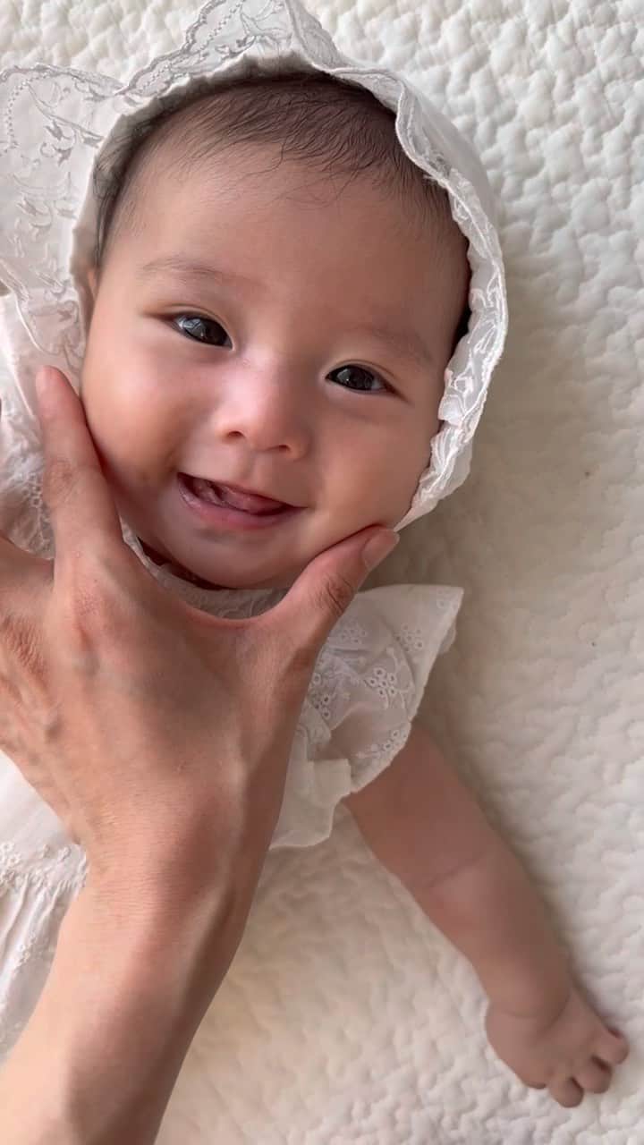 ソンイのインスタグラム：「むちむちぼでぃ👶🏻💕  #生後3ヶ月 #女の子ベビー #第二子」