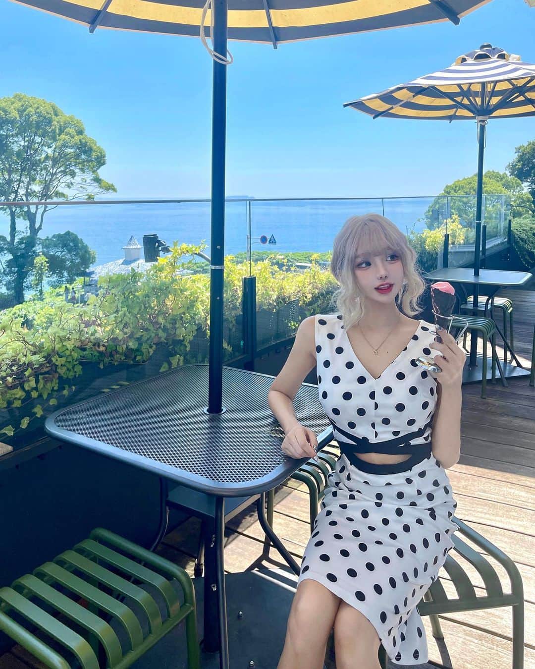 くまくまくまのインスタグラム：「・ 今年の夏異常に暑くない？🥵🍨  みんな出かける時に熱中症気をつけてなー⛱️  #ワンピース @graxia_official   #大人かわいい#大人可愛い#大人可愛いコーデ#大人かわいいスタイル#大人カジュアルコーデ#カジュアルコーデ#韓国っぽ#韓国っぽコーデ#ワンピースコーデ#デイリーコーデ#エレガント#エレガントコーデ#ワンピース#ワンピースコーデ#夏コーデ#夏服コーデ#カジュアルコーデ #カジュアルファッション#ワンピースコーデ#韓国ファッション#韓国ファッションコーデ#大人カジュアル#大人ボブ#大人可愛い#大人可愛いコーデ#ボブヘア#ボブヘアー#ボブスタイル」