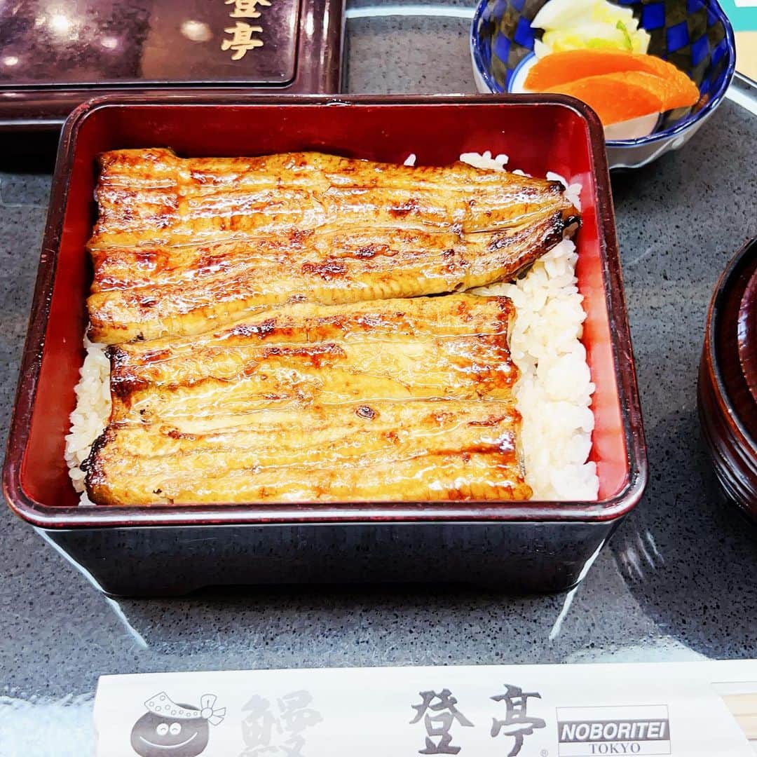 葵のインスタグラム：「ご褒美の鰻」