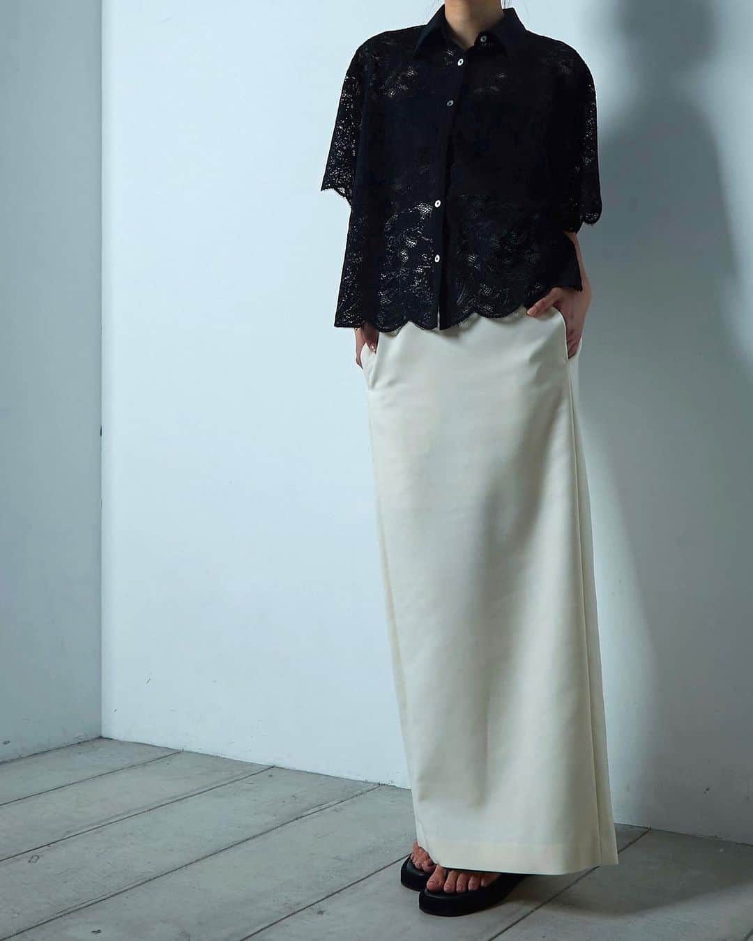 ルシェルブルーさんのインスタグラム写真 - (ルシェルブルーInstagram)「New Arrival >>> IN STORE NOW . . ☑︎ Paisley Lace Shirt ¥23,000+tax (Color: Black, White)  ☑︎ Pencil Maxi Skirt ¥27,000+tax (Color: Black, White)  #lecielbleu #ルシェルブルー　#aw23 #fashion  #styling #paisley #lace #shirt #pencilskirt #maxiskirt」7月28日 12時00分 - lecielbleu_official