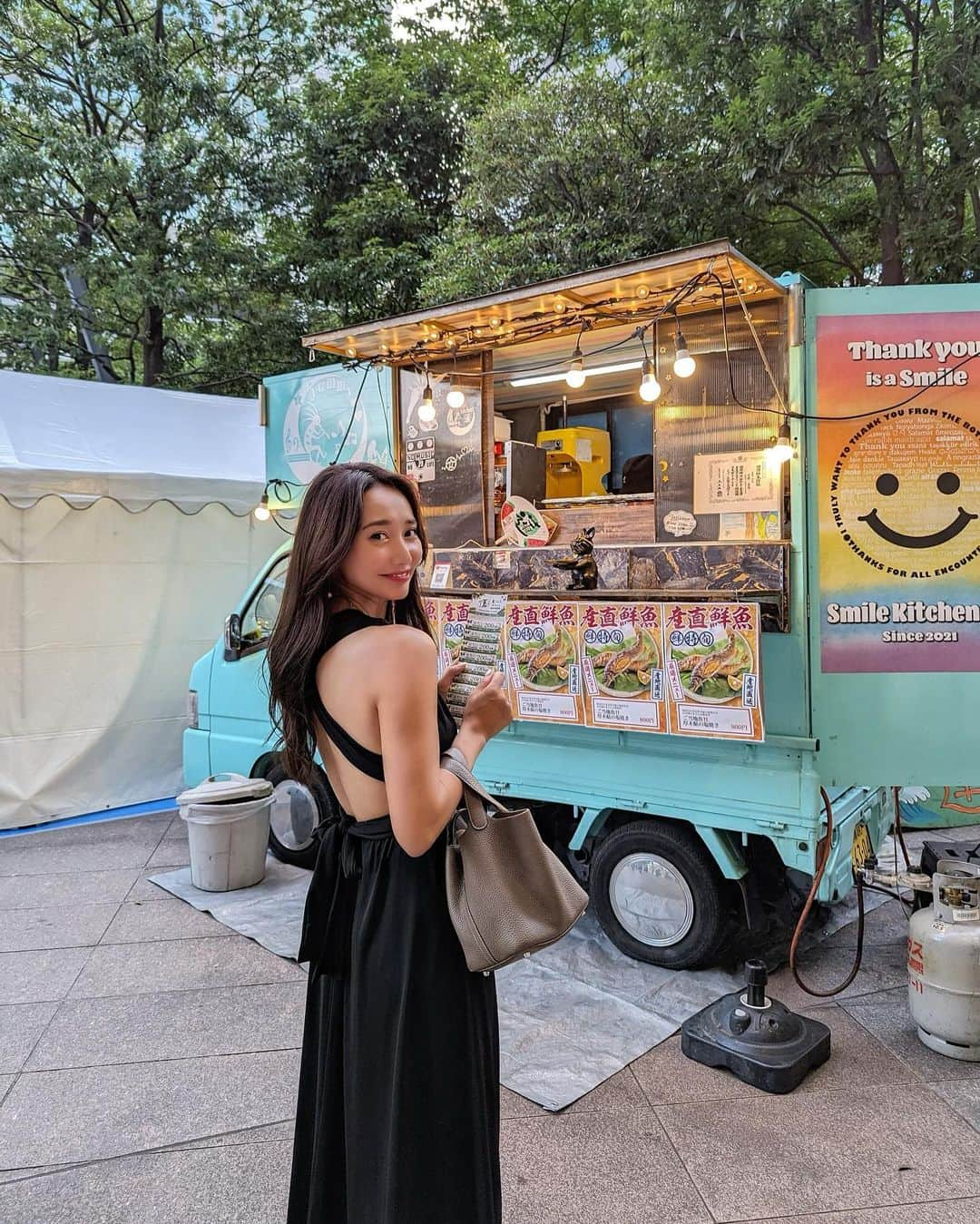 李 雨瀟さんのインスタグラム写真 - (李 雨瀟Instagram)「日本の夏！ 満喫してきました🤍 . 日本文化発信イベント【にほんの夏フェス2023】へ。 日本・東京の玄関口となる品川。 その品川のインターシティで開催されてるよー✨ . 日本酒を呑みながら〜 大好きなたこ焼きがあってそれにも舌鼓!! 暑い外ならではの楽しみ！ キンキンに冷えたビールも最高です!!🍻 . ワークショップも3つほどあり るりとガラスに模様を削るグラスエッチングも体験したよ♡ 久々に会えた友達や子供達にも会えてハッピーな夜でした☺︎ . 是非みなさんも遊びに行ってみてください🤍🍻 .  【にほんの夏フェス 開催概要】 開催期間：2023年7月26日(水)〜7月30日(日)(5日間) 開催時間：7月26日(水)、27日(木)、28日(金)／17時30分〜21時 7月29日(土)：11時〜21時 7月30日(日)：11時〜21時 会場：品川インターシティ・品川グランドコモンズ アクセス：JR品川駅徒歩6分、京急品川駅徒歩8分 . #にほんの夏フェス #ゆいの夏休み #夏休み #ビール好き  #品川インターシティ#日本酒 #日本の夏 #夏祭り　 #日本文化体験 #品川駅港南口 #日本酒 #日本酒飲み比べ」7月28日 12時19分 - yuisho_ri