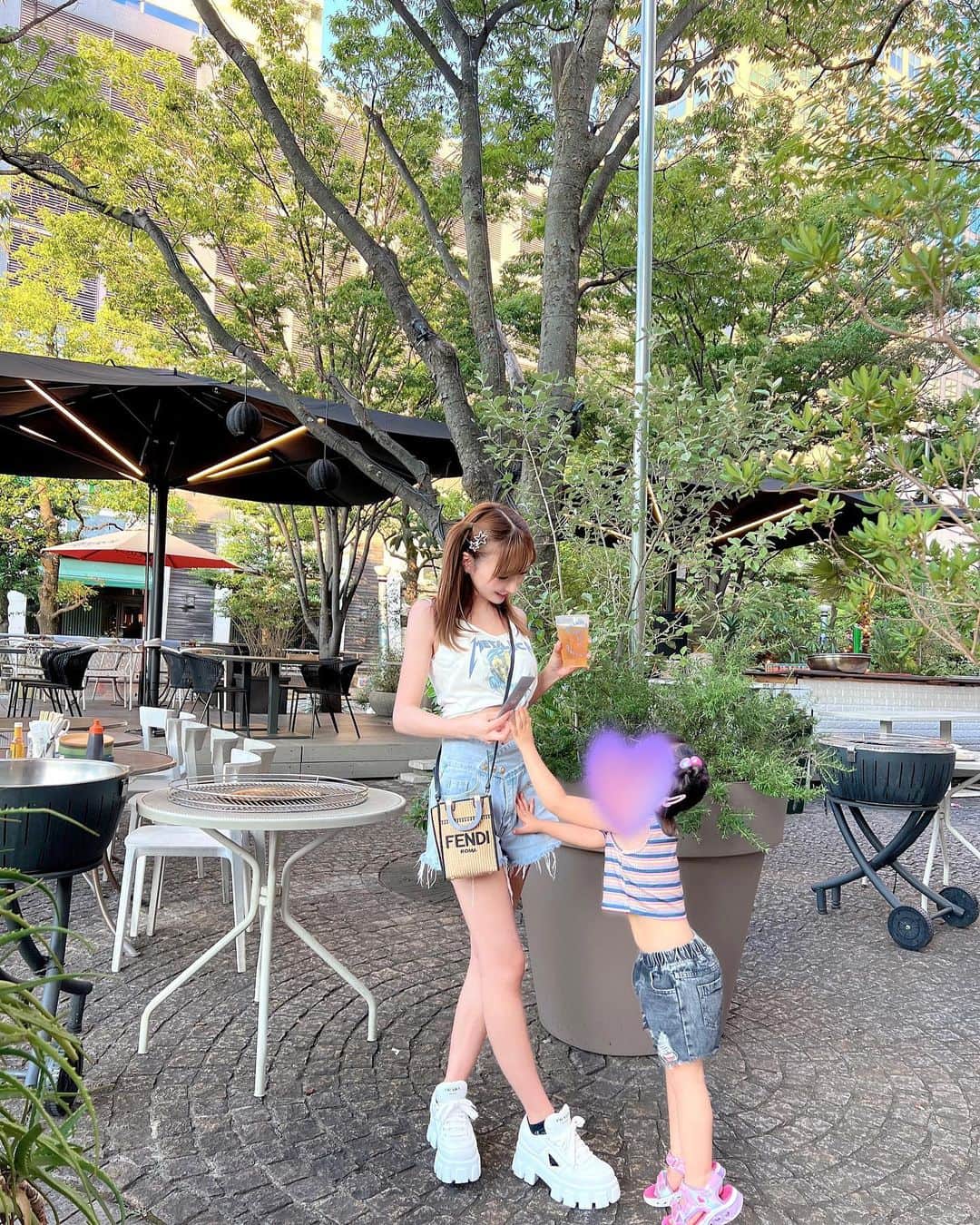 唯月みらいのインスタグラム：「夏らしいことしてきた〜🍻🤍🩵 暑い日に外で飲むビールだいすき🐇🍃  #ビアガーデン」