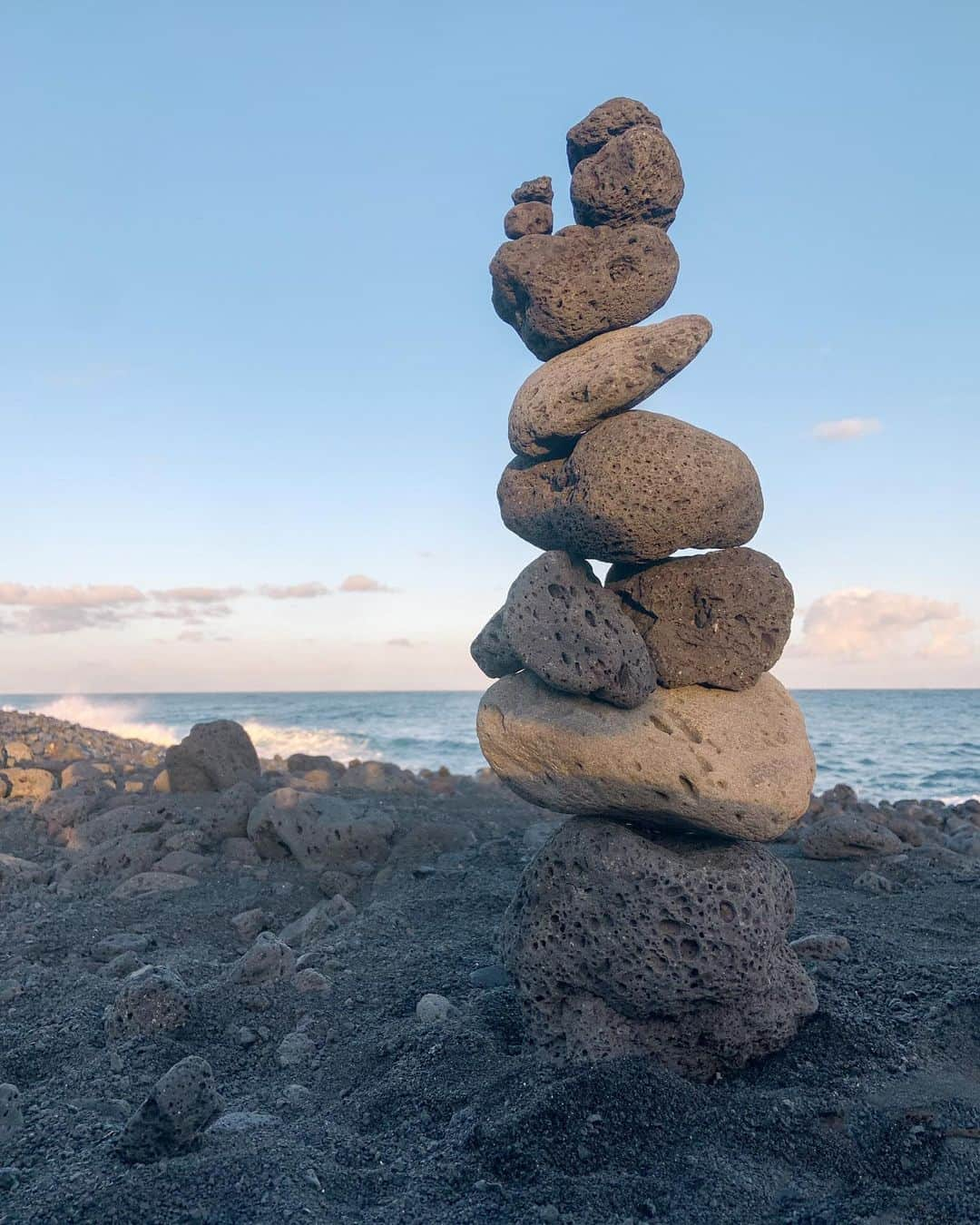 羽石杏奈さんのインスタグラム写真 - (羽石杏奈Instagram)「One of my favorite islands on the earth. 🌎❤️ #bigisland #bigislandofhawaii   オアフから飛行機で約1時間、 ハワイ諸島の中で一番大きいハワイ島✴︎ 今まで旅してきた中で 一番、”地球と生きてる”を感じる場所。  小さな島々だけど、本当に 島それぞれ違った魅力と自然が溢れていて 太平洋の真ん中に世界中から人が集まる理由がわかる、 パワースポット🌞✨」7月28日 12時47分 - hawaiianna913