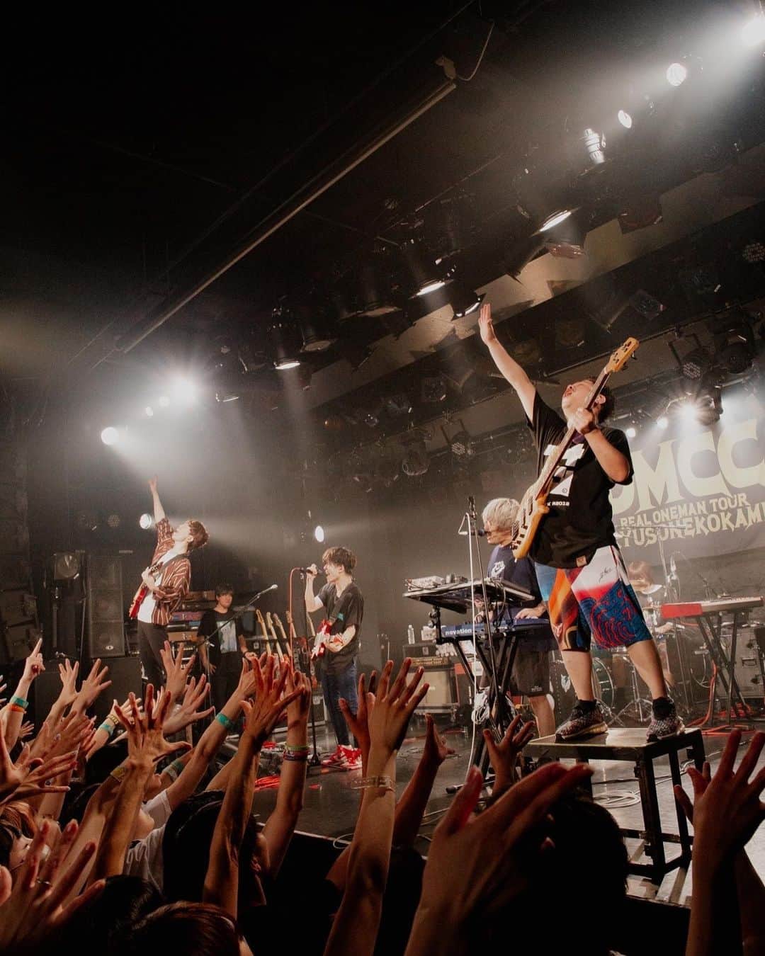のインスタグラム：「仙台RENSA  振替公演 ファイナル お待たせしました！！！ 最高やったな！！ありがとよ！！！(ё)  5人揃い、ライブハウスの遊び方も戻り、フルパワーのキュウソネコカミやれてます。 コロナ禍で産まれた曲たちもイキイキとしとる！！ 良いツアーでしたありがとう(ё)💥  写真 @kawado_photo  #キュウソネコカミ #ほぼ週末ツアー」