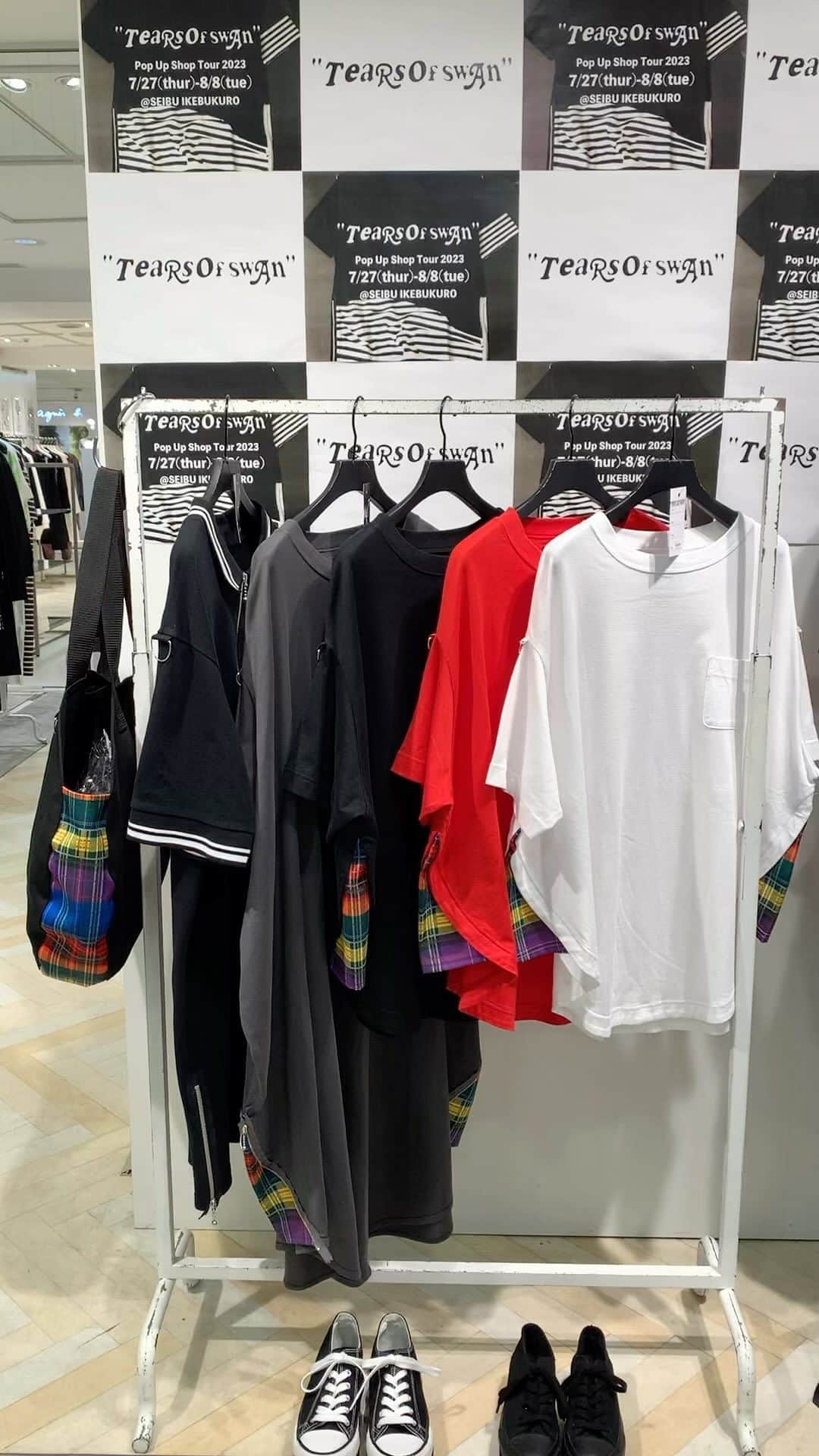 のインスタグラム：「POP UP SHOP TOUR@西武池袋、2日目です!! 様々なブランドとのコラボアイテム、新作アイテム等もご用意して、店頭にて皆様のご来店をお待ちしておりますので宜しくお願い致します😊🏬  TEARS OF SWAN POP UP SHOP 2023@SEIBU IKEBUKURO  DAY:2023.7/27(thur)〜8/8(tue) TIME:10:00〜21:00 PLACE:豊島区南池袋1-28-1 SHOP:西武池袋本店3階（南ゾーンB10） イベントスペーススプリットリング TEL:03-6303-2056(お問い合わせ電話番号/Tears of Swan atelier shop) WEB:www.tearsofswan.com  @tears_of_swan  #tearsofswan #popupshop  #10thanniversary  @ikesei_eventspace  #seibuikebukuro  #西武池袋本店 #西武池袋 #イケセイ #スプリットリング」