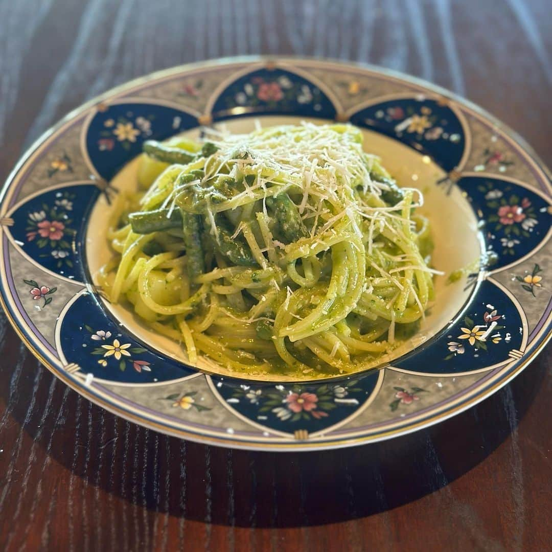 佐藤栞のインスタグラム：「ずっと行きたかったNISCIROさんのランチ😊✨ 何から何までクオリティが高くって想像以上で美味しすぎた〜❣️ 通って違う種類も食べたくなる！！ 最後は安定のカフェオレさんでした☕️🫧 . ランチだけじゃなくて、モーニングも営業されてるよ🌟 . @nisciro  . 〒947-0101 新潟県小千谷市片貝町4681 0258-89-8488 . #cafe #coffee #lunch #新潟 #新潟グルメ #小千谷 #小千谷グルメ」