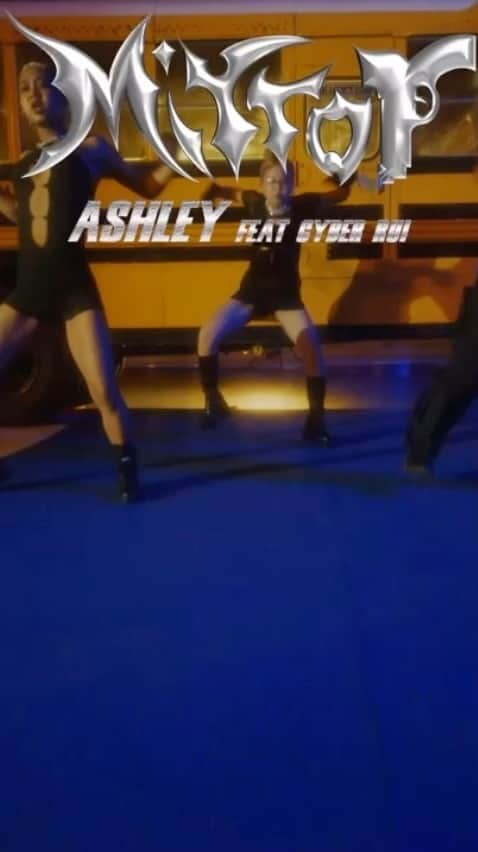 ルナのインスタグラム：「今夜18:00〜“Mirror” MV Ashley ft. CYBER RUI  Choreo ／KADOKAWA DREAMS GIRLS」