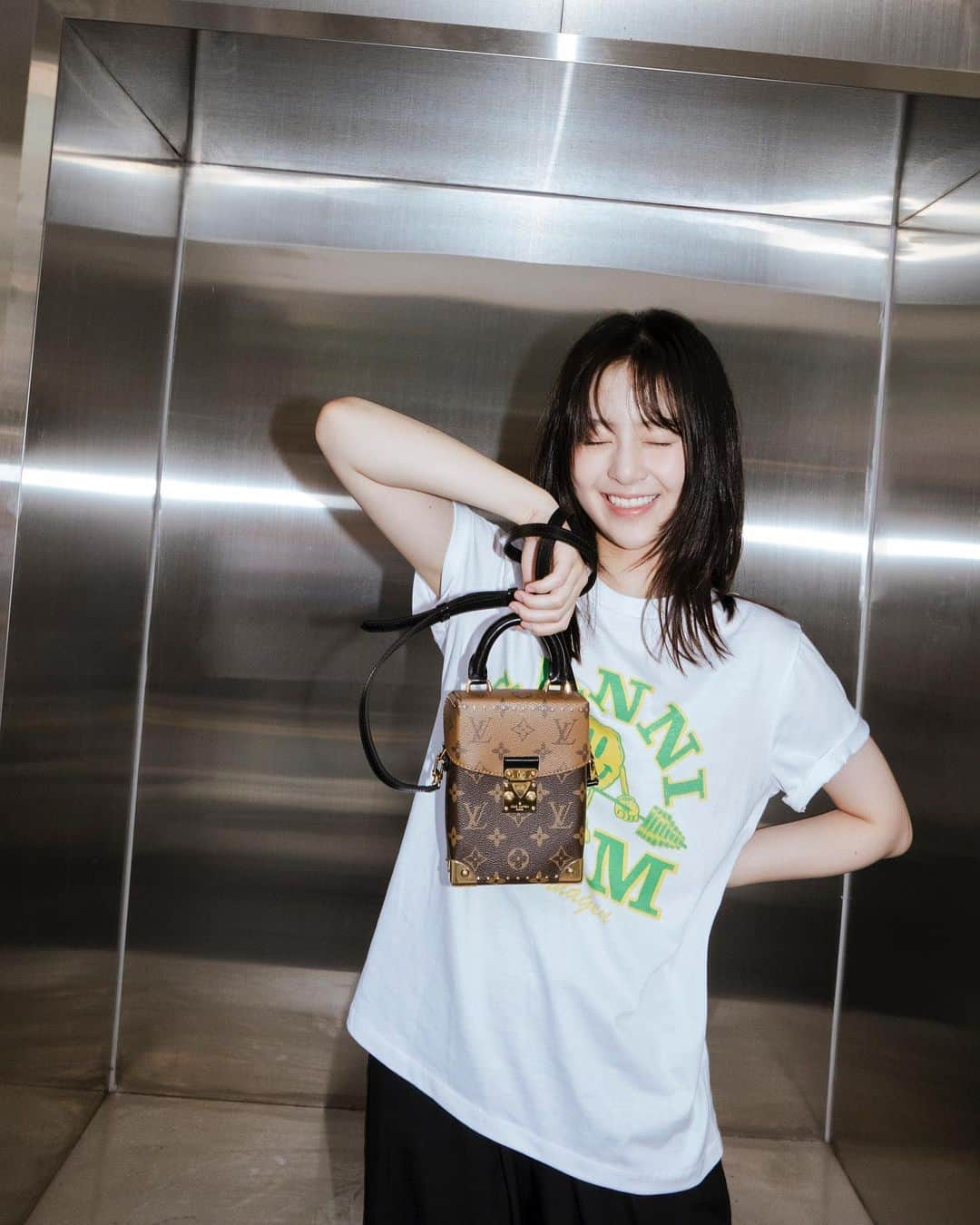 パク・ジフさんのインスタグラム写真 - (パク・ジフInstagram)「#광고 @louisvuitton ✌🏻」7月28日 15時35分 - 03_hu