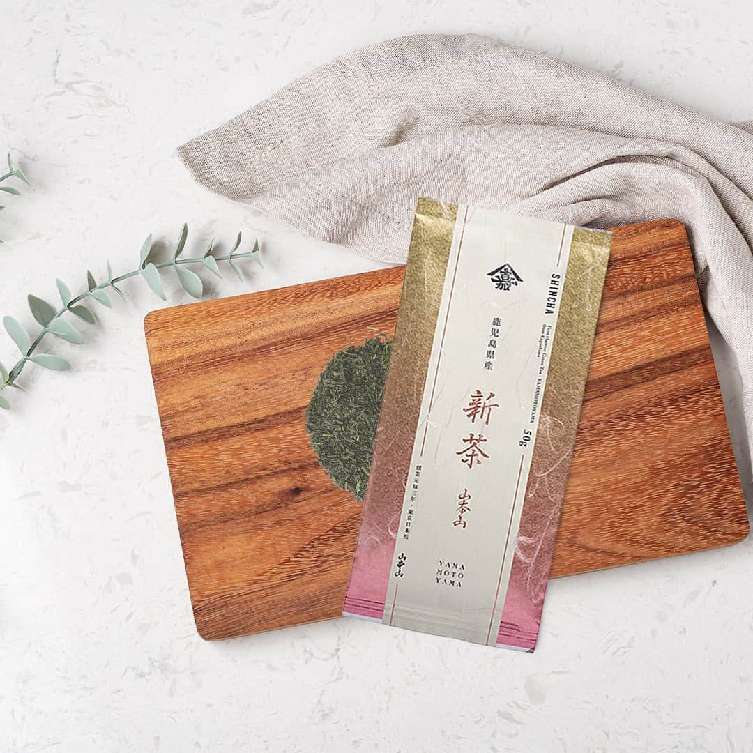 YAMAMOTOYAMA Foundedさんのインスタグラム写真 - (YAMAMOTOYAMA FoundedInstagram)「Japanese Shincha Green Tea is finally here!⁠ ⁠ Let yourself be captivated by the vibrant aroma and flavor of our Shincha. Each cup is a tribute to Japanese Green Tea's tradition and unrivaled quality. ⁠ ⁠ You'll know you're drinking something exceptional from the moment you try it.⁠ ⁠ Click on our link in bio to shop!⁠ ⁠ ⁠ #yamamotoyama #japanesegreentea #greentea #matcha #tea #healthy #wellness #tealover #organic」7月29日 1時36分 - yamamotoyama_usa