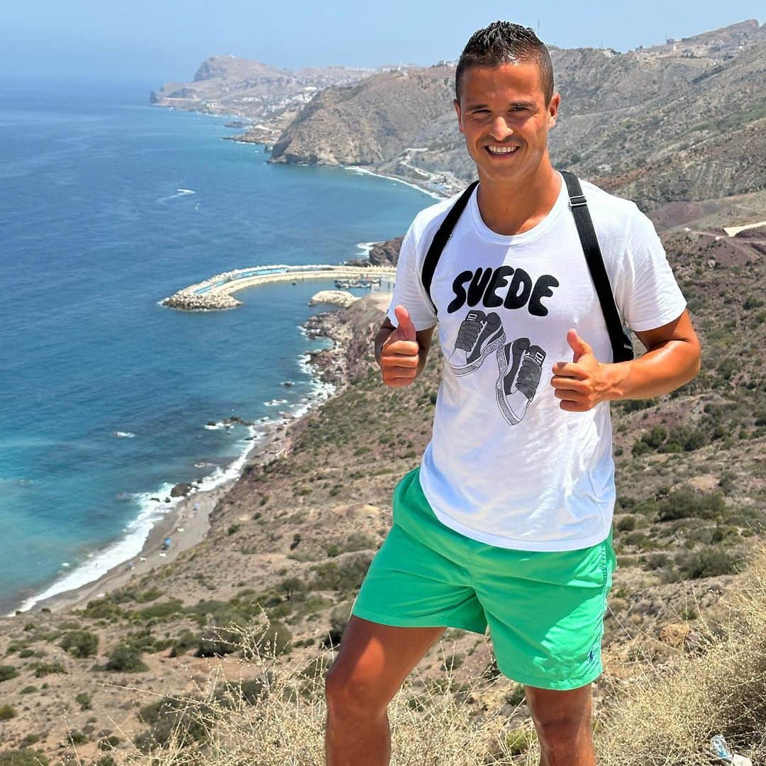 イブラヒム・アフェレイのインスタグラム：「Exercise is medicine #Elhamdoelileh🤲🏼🙏🏼 #AlHoceima #Vacay」