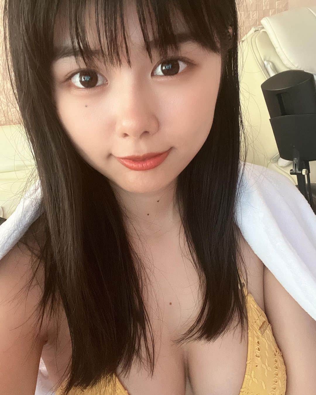 蒼山みことのインスタグラム：「この日の水着焼けがなかなか治りません。  #newpost  #Japanese #japanesegirl  #gravure  #水着  #水着女子  #ビキニ  #ビキニ女子  #グラビアアイドル #グラビア #インスタグラビア #グラドル #グラドル自撮り部  #いいね #instaphoto #instagood #follow #followme」