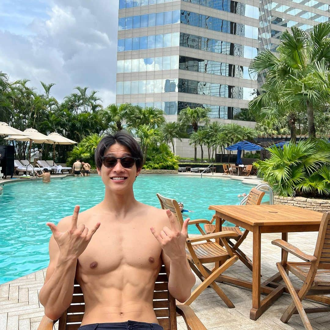 中道理央也のインスタグラム：「Vacation 🏝️🏝️  #vacation #travel #hongkong #lifestyle #japanese #model #beach #workout #fitness」