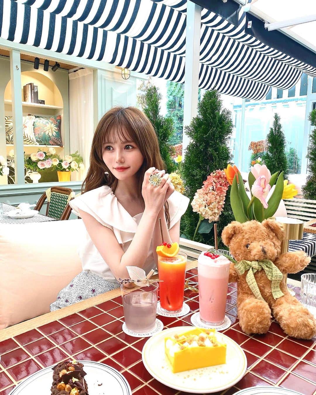 のインスタグラム：「9月12日・13日にカフェイベントを開催します🍰🌼 ⁡ ⁡ ⁡ 25歳のお誕生日を記念して 誕生日当日・翌日の2日間開催です🎂🎉 ⁡ @cafebellflower で皆さんと また0距離で会えるのが楽しみ過ぎる💛 ⁡ ⁡ ⁡ 9月12日（火） 【1部】12:00〜13:00 【2部】14:30～16:00 【3部】17:00～18:30   9月13日（水） 【1部】12:00～13:30 【2部】14:30～16:00 【3部】17:00～18:30 ⁡ ⁡ ⁡ ・カフェイベント限定お食事＆デザート ・ドリンク ・撮影タイム ・1対1のお話タイム ・豪華景品あり ・お土産プレゼント   楽しい内容盛り沢山になってます🙌✨ ⁡ ⁡ ⁡ ⁡ 応募はLivePocketにて8月1日〜7日の 1週間を予定してます🎫✨ ⁡ 皆さんからの沢山のご応募お待ちしております✨ ⁡ ⁡ ⁡ ⁡ #カフェイベント #誕生日 #cafebellflower #横浜カフェ」