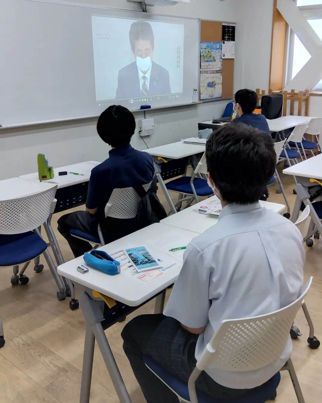 東京観光専門学校さんのインスタグラム写真 - (東京観光専門学校Instagram)「科学技術高等学校にて出張授業を行いました😙 [ホテルマンの立ち居振る舞い][サラダクレープ講座][航空業界の専門用語講座][安心安全運行の鉄道のお仕事][韓国文化講座][葬儀で「死」に触れ「いのち」を学ぶ講座]の6講座を開催🌟  ぜひ、続きは東京観光専門学校で！ 皆さんのオープンキャンパスの参加と東京観光専門学校への入学お待ちしてあります！ #東京観光専門学校#出張授業#科学技術学園高等学校#観光サービス業で活躍」7月28日 18時00分 - tokan_1967