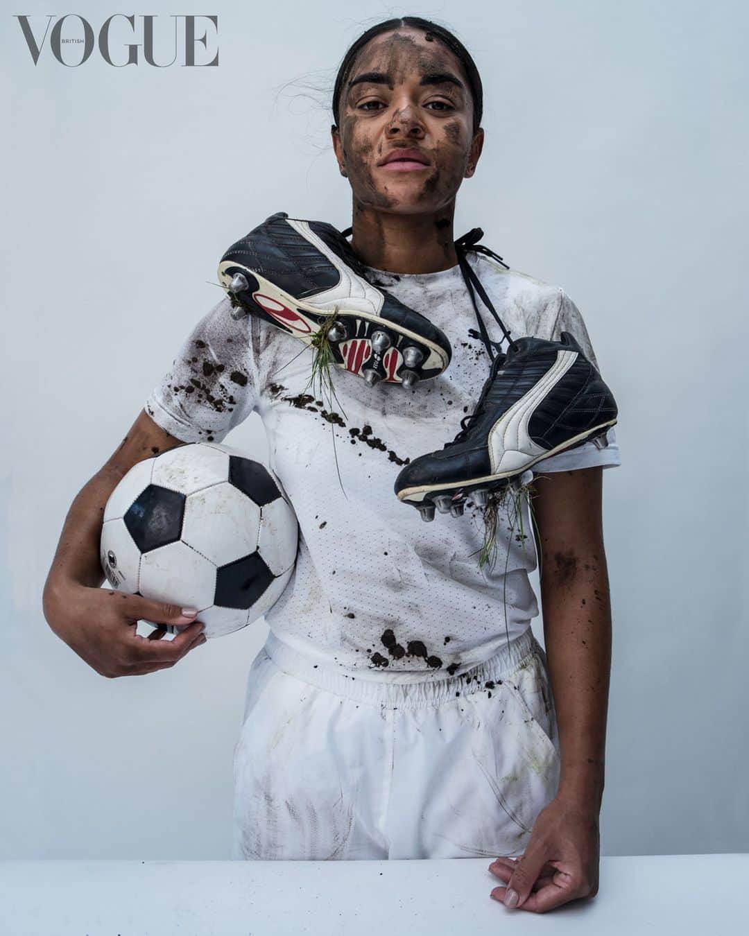 British Vogueさんのインスタグラム写真 - (British VogueInstagram)「“I didn’t ever expect to play football at this level, let alone to be noticed for it,” said #Lioness @_JessLCarter in the July 2023 issue of #BritishVogue. As the England #Lionesses take on Denmark this morning at the Women’s World Cup, revisit Carter’s profile in which she muses on England’s chances of victory and unintentionally becoming a queer icon.   #JessCarter photographed by #TimWalker and styled by @KPhelan123, with hair by @AliPirzadeh, make-up by @BeaSweetBeauty, nails by @Simmy_NailsAndBeauty, set design by @Shona.Heath and production by @Zoe_Wassall at @GreatSouthernProductions for the July 2023 issue of #BritishVogue.」7月28日 18時00分 - britishvogue