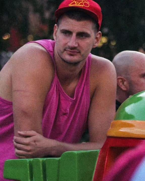 ニコラ・ヨキッチのインスタグラム：「Yesterday Nikola Jokic was watching 3x3 basket in Sombor. 🏀🇷🇸 📷 @mts3x3streetball . . . #jokic #jokicnikola #joker #nikola #nikolajokic #denver #nuggets #denvernuggets #colorado #nba #basketball #serbia #usa #srbija #sombor #belgrade #beograd #mvp」
