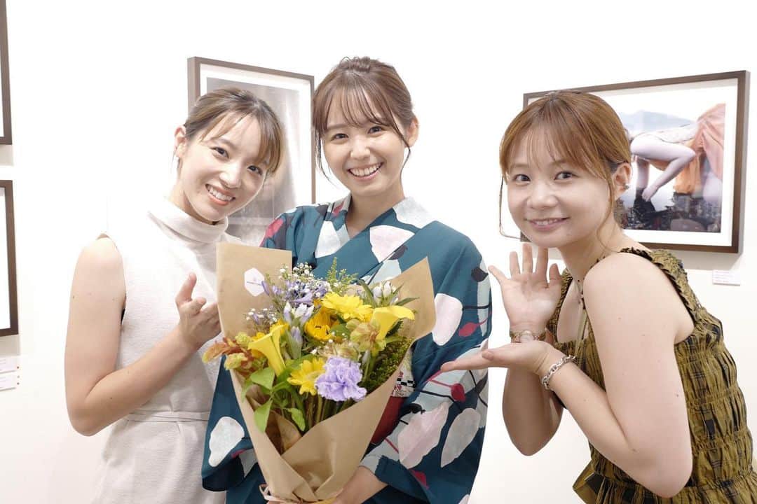 藤沢玲花のインスタグラム：「里奈ちゃん初写真展Unpolishedへ お邪魔してきました〜☺️🤍  とっても素敵な作品が並んでて贅沢な空間でした☁️  里奈ちゃんの魅力たっぷりの表情も とっても可愛くて綺麗でした✨」