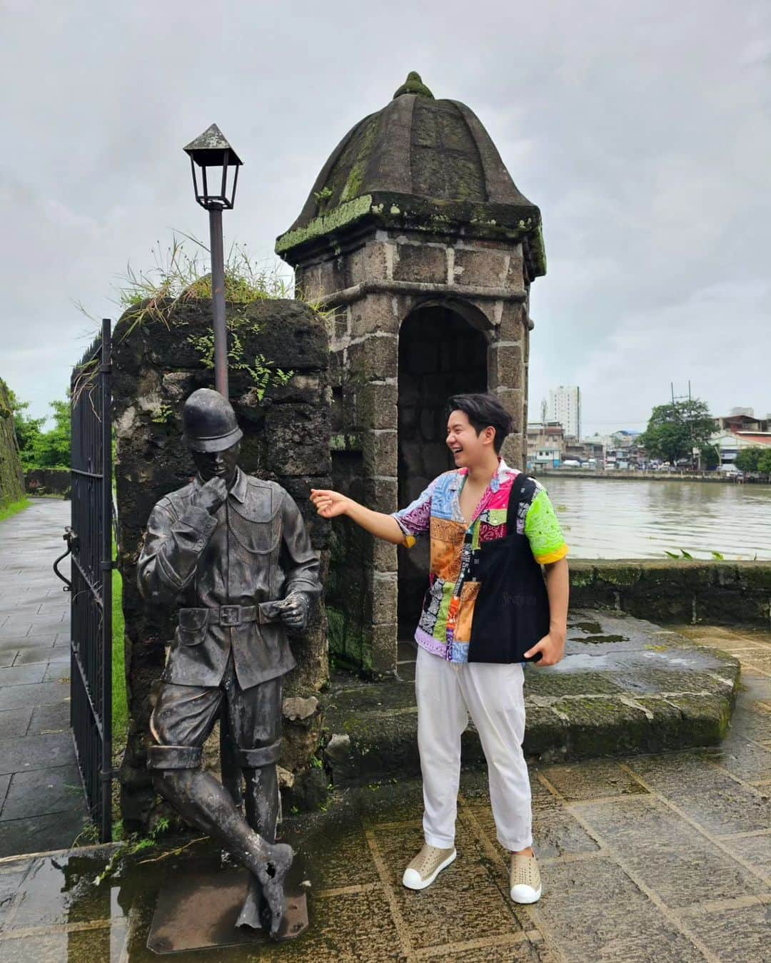 アイス・サランユーさんのインスタグラム写真 - (アイス・サランユーInstagram)「Mabuhay Philippines 🖐 Lost in Manila for one day🤍 นักท่องเที่ยวท่านหนึ่ง  เดินตั้งแต่เหนือจรดใต้ ตั้งแต่แดดออกยันฝนตกรอฝนหยุดแล้วเดินต่อ(ปวดตรีนแต่ใจรัก🤣) #philippines #manila  #icesarunyu  #icesarunyuinPhillippines #icesarunyuaroundtheworld」7月28日 18時30分 - icesarunyu