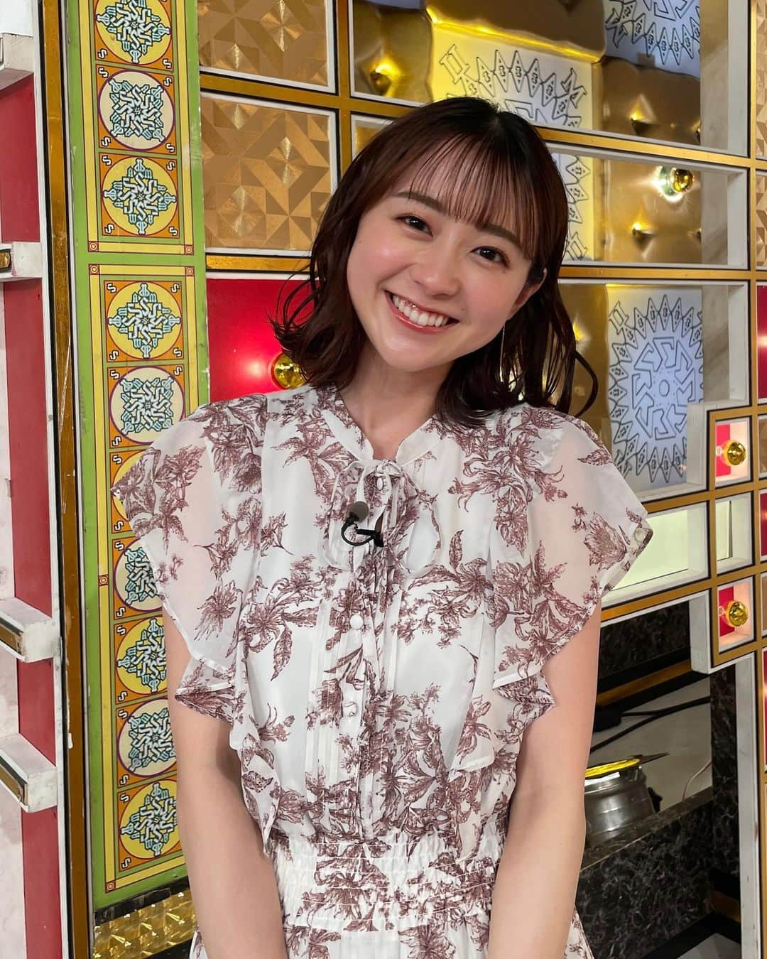 若林有子のインスタグラム：「今夜の金スマは平野レミさん・和田明日香さんがゲスト🍳  “嫁姑”の関係のお2人が揃って登場です！ お2人のカラッとした明るい空気感が素敵でした😊 レミさん、明日香さんそれぞれのおすすめレシピも教えてくださいます！  今夜9時〜ぜひご覧ください！  #金スマ #若林有子  ワンピース: Cheek パンプス: DIANA アクセサリー: Vendome Aoyama」