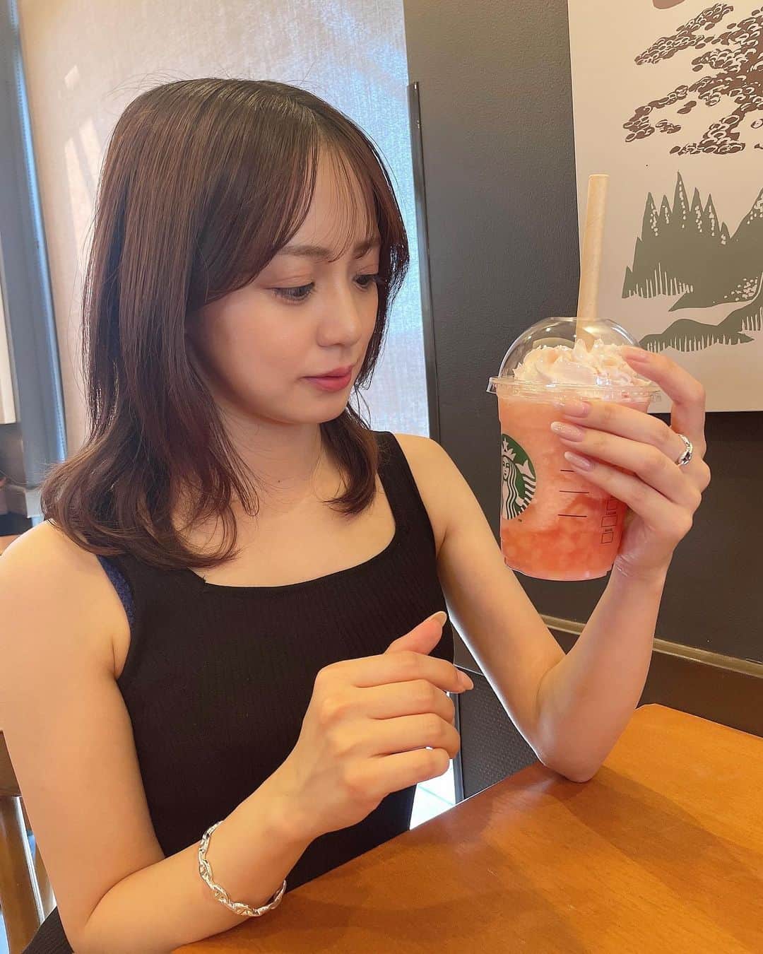 奥仲麻琴さんのインスタグラム写真 - (奥仲麻琴Instagram)「今年も飲んできた〜🍑」7月28日 18時28分 - okunaka_makoto