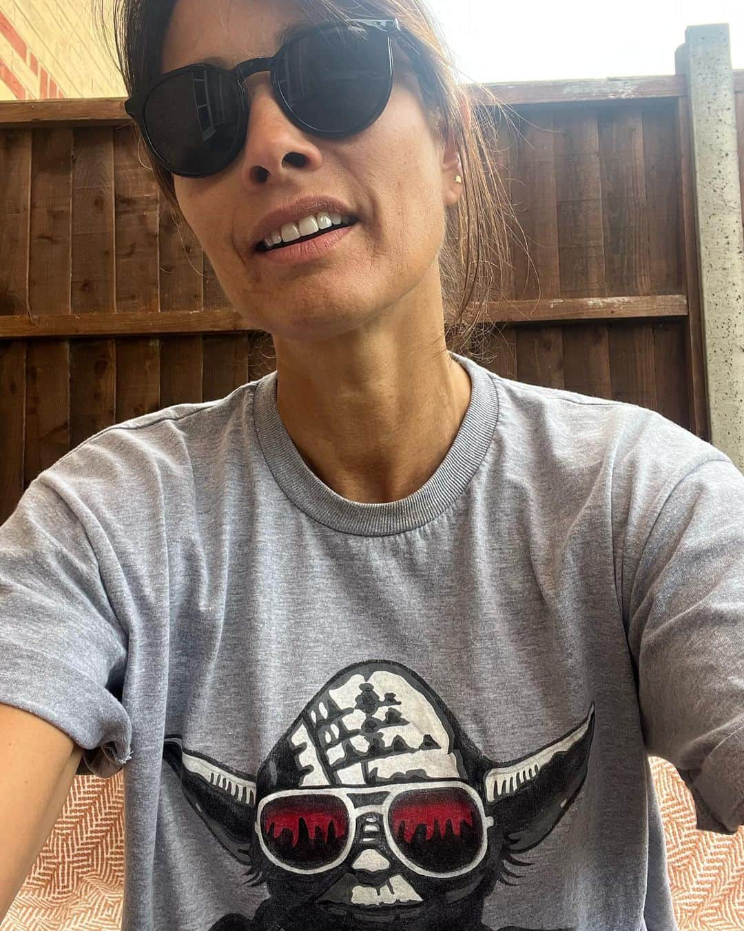 メラニー・サイクスさんのインスタグラム写真 - (メラニー・サイクスInstagram)「Hi everybody, good morning  I did a podcast yesterday with Father Alex Frost who has written a book, called 'Our Daily Bread' about the plight and poverty In his parish of Burnley and his life. (I resonated hard with it. )  When my book was first published we met at a literary 'do' and we planned to have this conversation.  There's always millions more things to say than one says on Podcasts but I think you'll get a lot from it. 🙏🏻 I really hope you do.   The link is on my linktree   Thank you,  have a good day.   #hope  #wisdom #faith #love #loss #belief #fame #love #etc」7月28日 18時38分 - msmelaniesykes