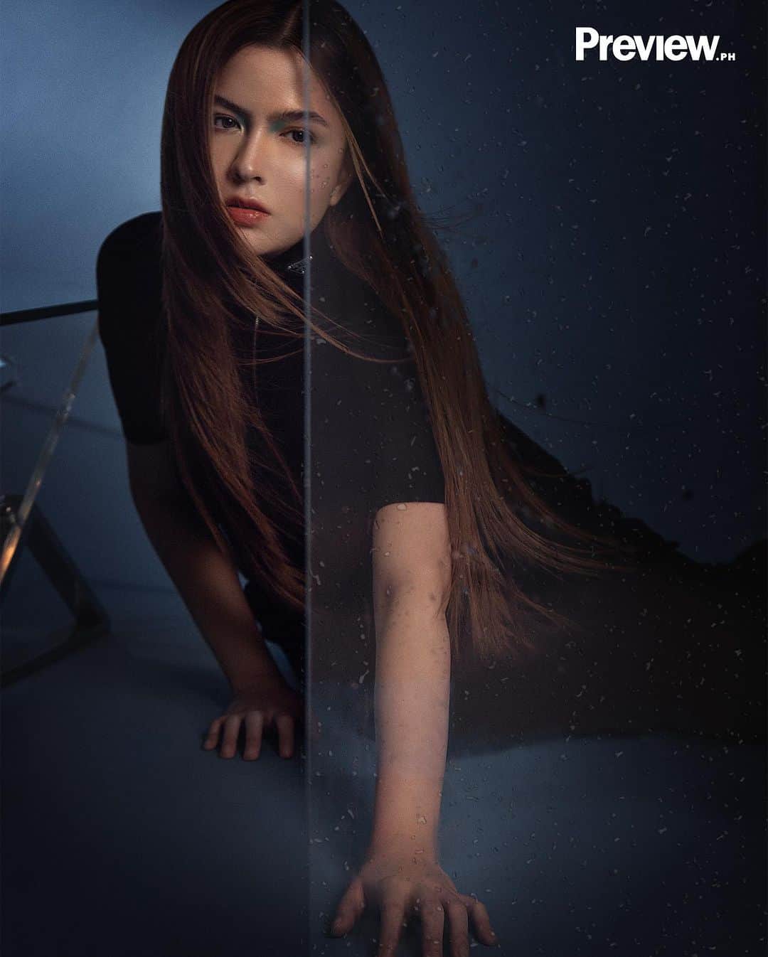 Alexa Ilacadのインスタグラム：「GUTS. GRACE. GRATITUDE 🧿  Alexa’s personal glass ceiling has cracked away into clear fragments, paving the way for her to break through into what the rest of the world can offer her–whether it be through her acting, singing, or the important nuggets of wisdom life gives her in between. Read the full story by pressing the link in bio. #PreviewXAlexa #PreviewInFocus #PreviewLovesAlexa   Alexa wears @prada  Produced and Styled by The Preview Team Photographer: @karlocadang Creative Director: @bacsarcebal  Editor-in-Chief: @itsmarjramos Production: @ishafojas @itsjamiebriones @heyrocketgirl Makeup: @jakegalvez Hair: @_justineocampo Story: @katfromjupiter Videos: janajodloman Social Media: @itsjamiebriones」
