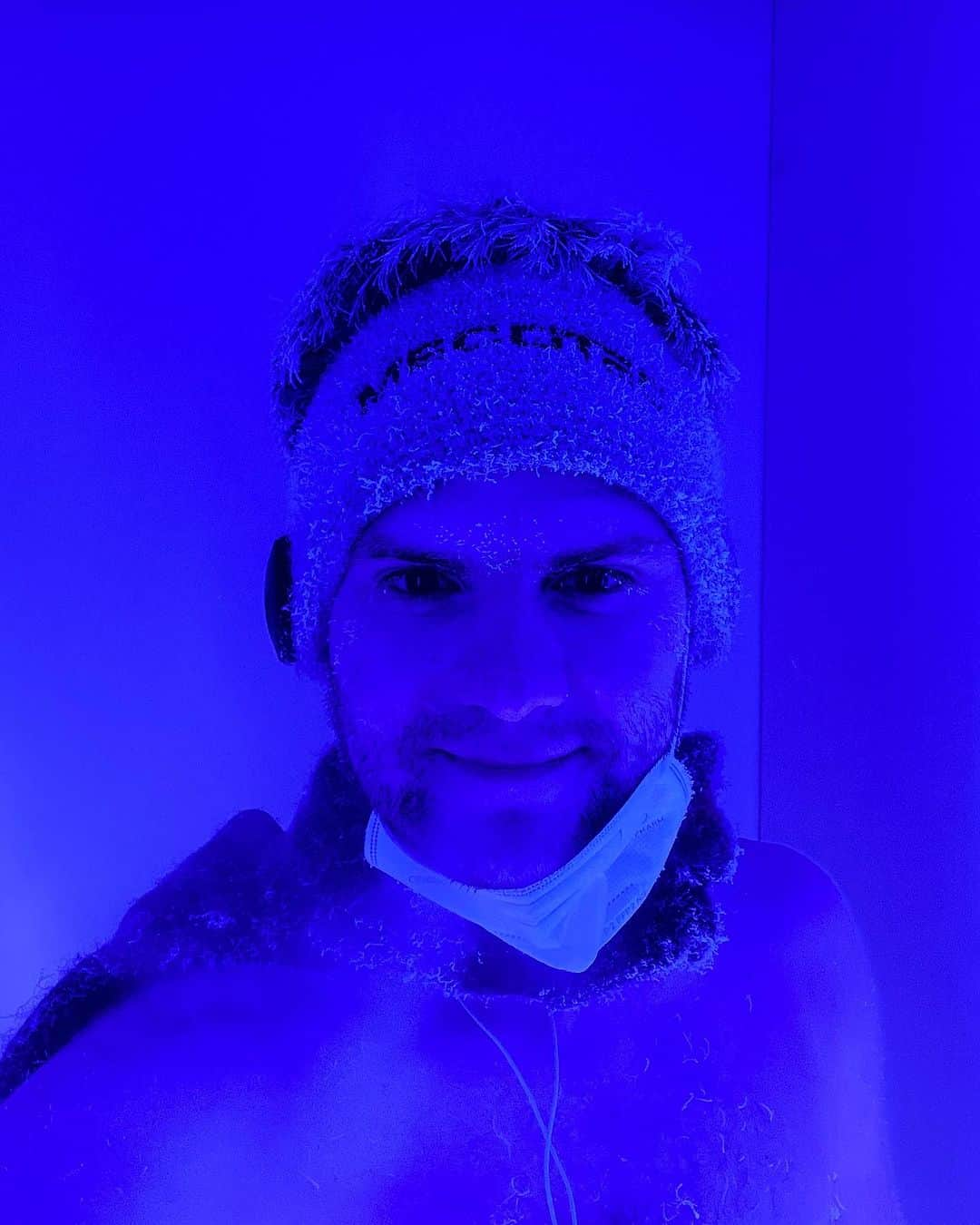 ドミトリ・オフチャロフさんのインスタグラム写真 - (ドミトリ・オフチャロフInstagram)「I am using cryo therapy already for 15 years. Today I am glad to do a whole body treatment after my training for recovery in an electrically operated cold chamber by @mecotec_freezing_technology #Lifeisbetterwithcryo #cryotherapy」7月28日 18時44分 - dimaovtcharov